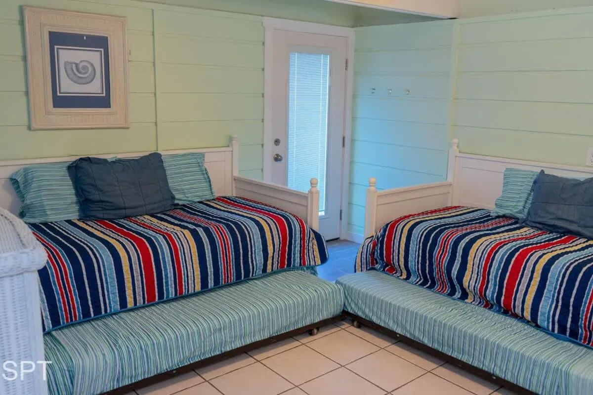 Bed in Caribbean Vibes House