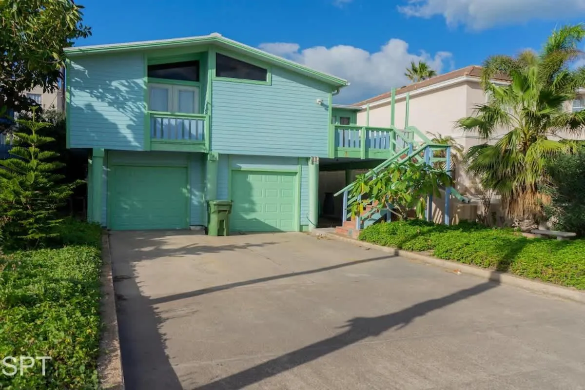 Property building in Caribbean Vibes House