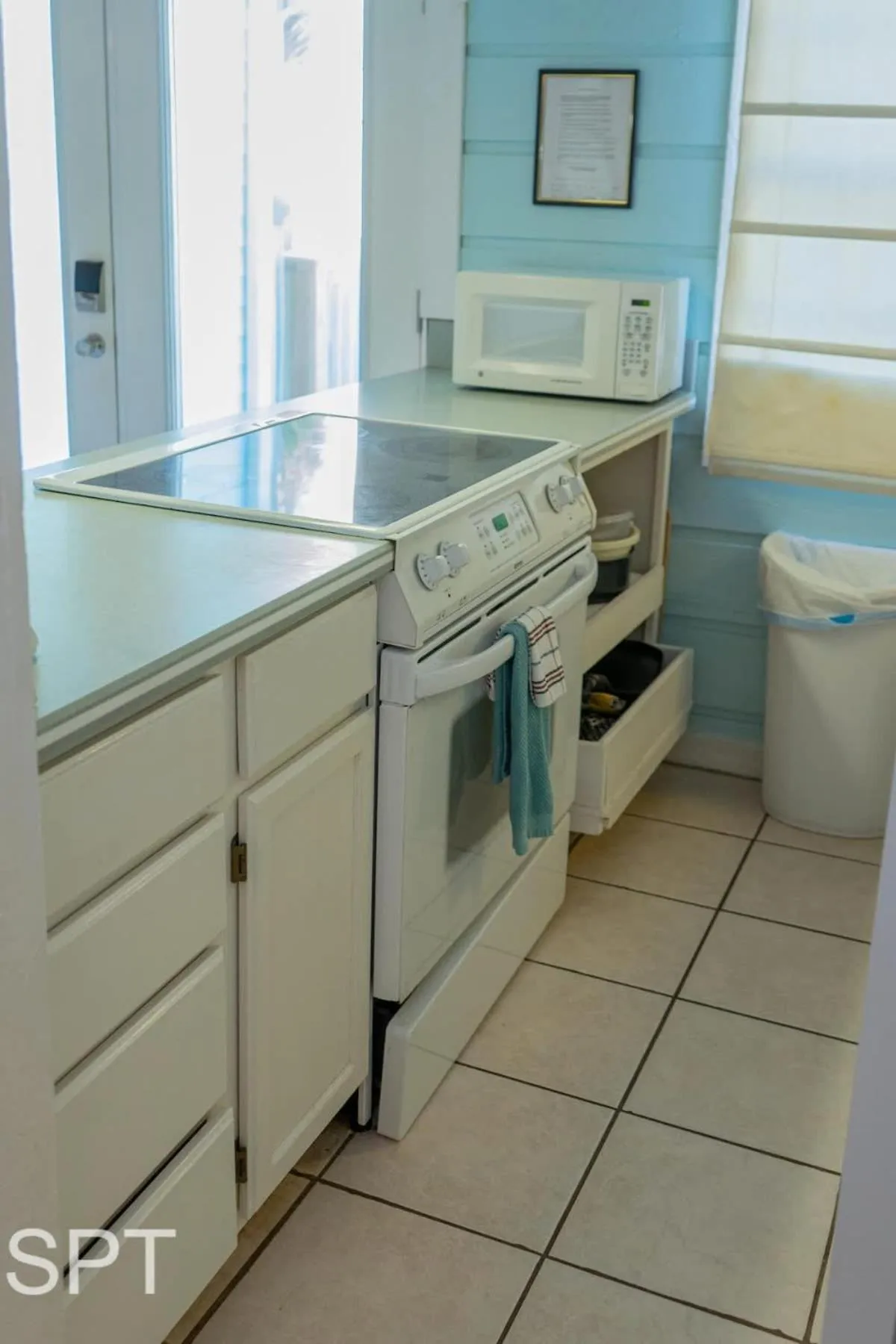 laundry in Caribbean Vibes House