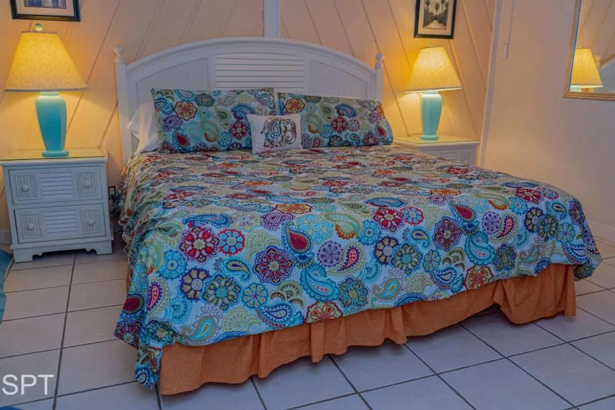 Bed in Caribbean Vibes House