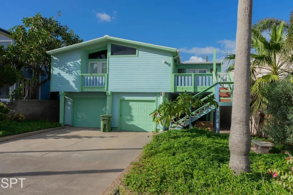 Property building in Caribbean Vibes House