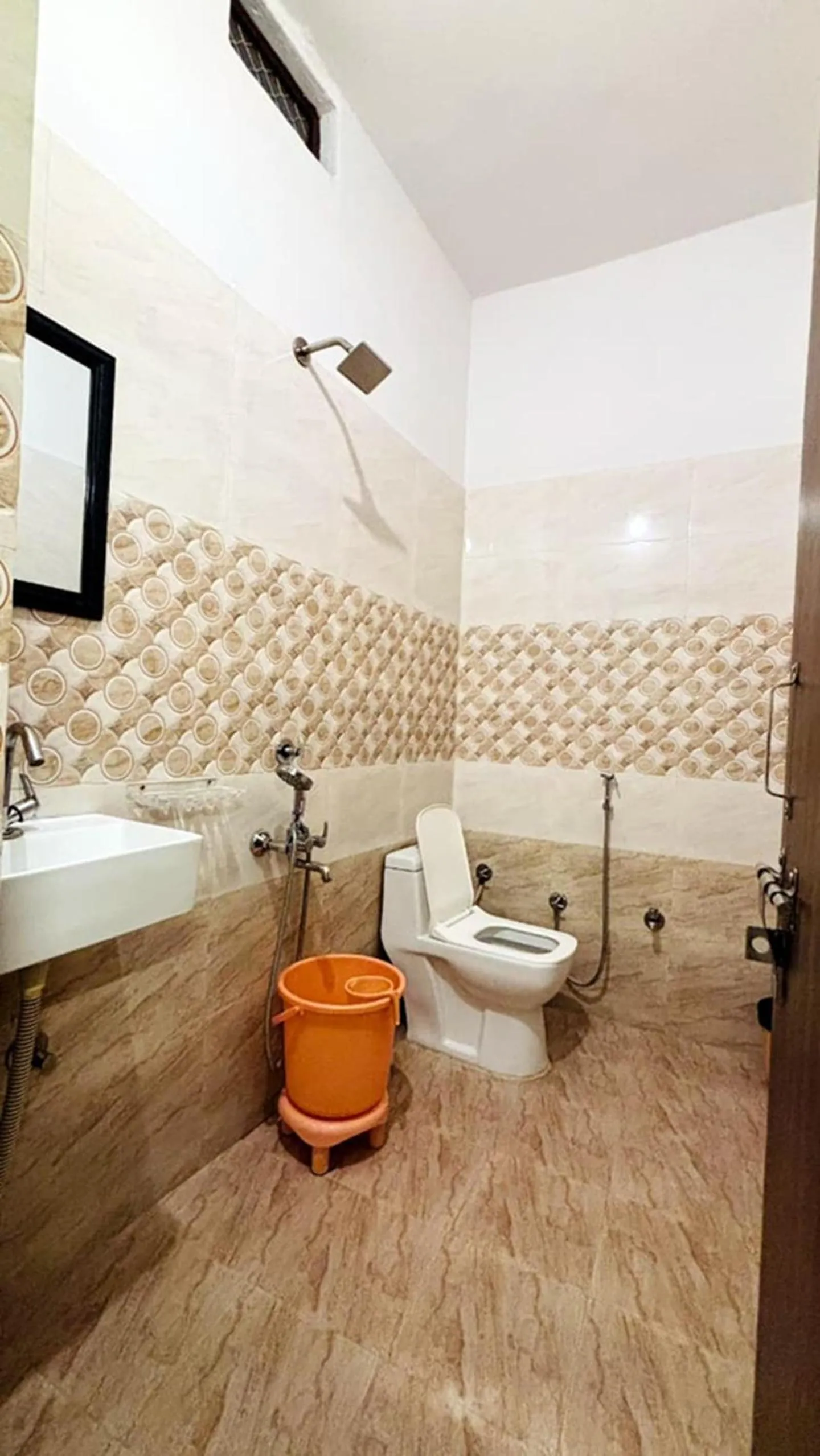 Shower in Relax Inn Jaisalmer