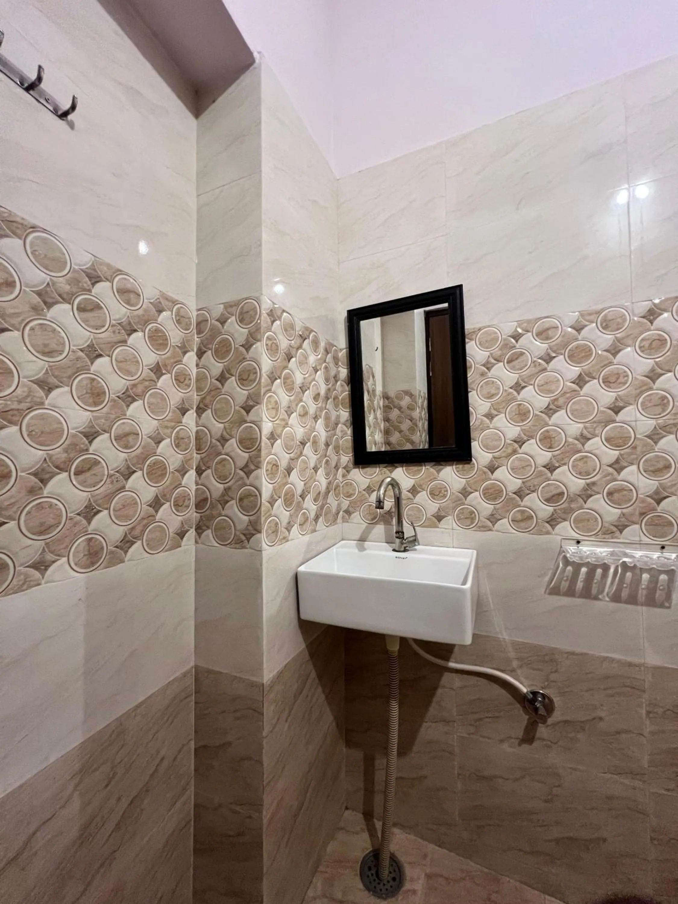 Toilet in Relax Inn Jaisalmer