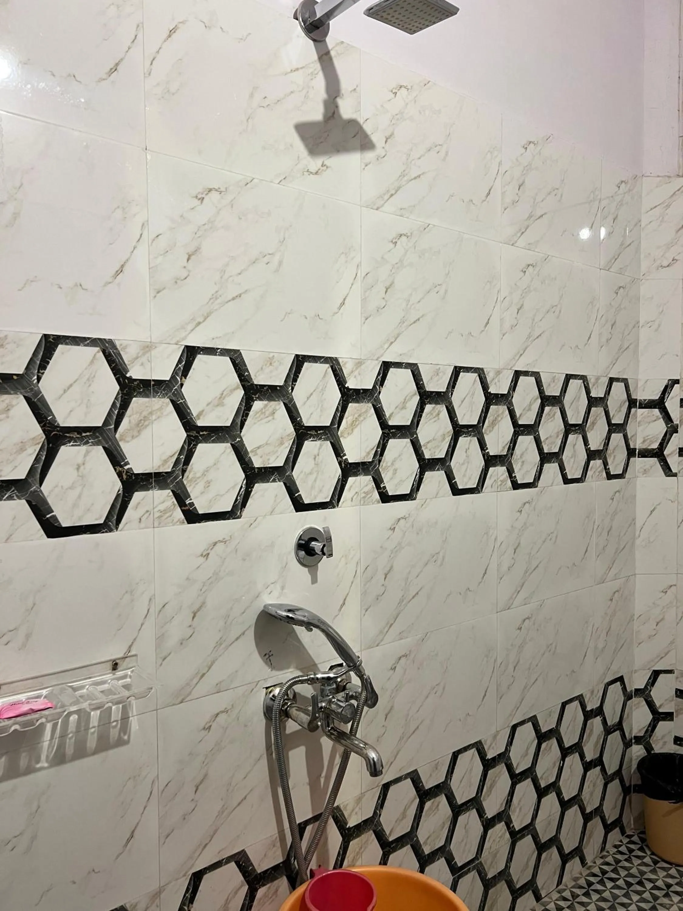 Shower in Relax Inn Jaisalmer