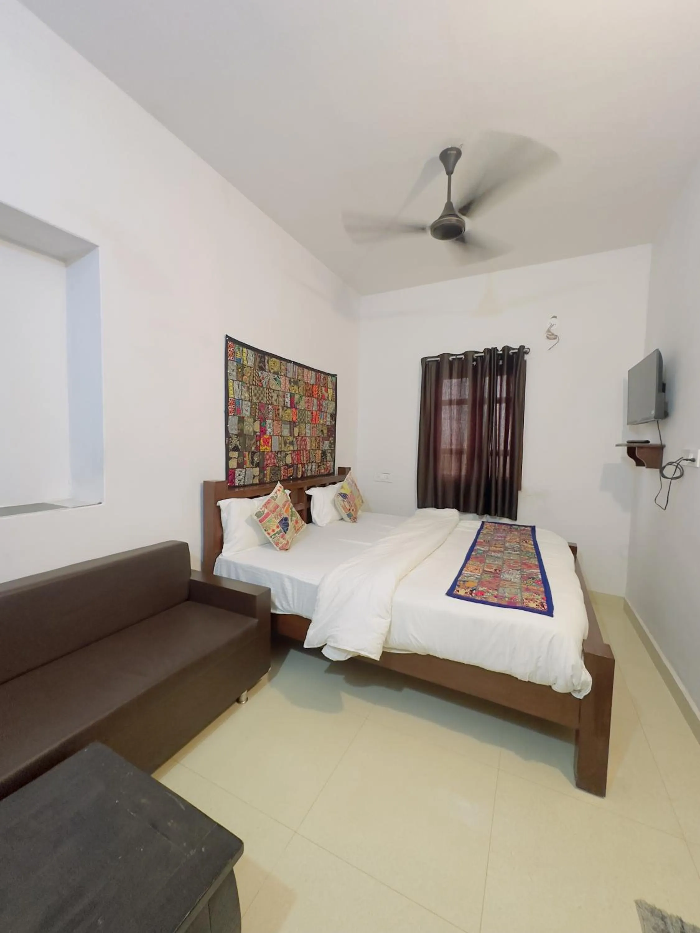 Dining area, Bed in Relax Inn Jaisalmer
