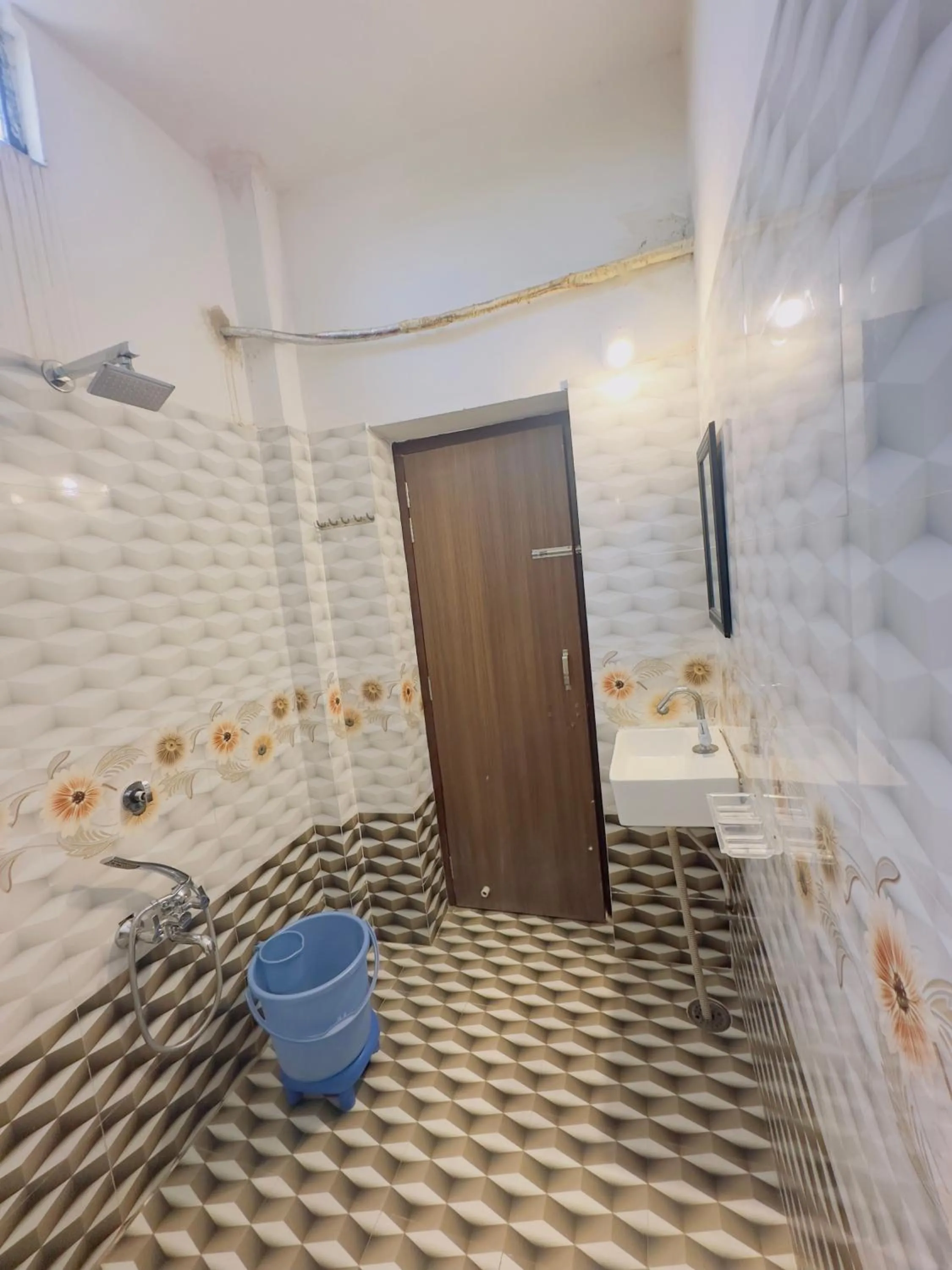 Shower in Relax Inn Jaisalmer