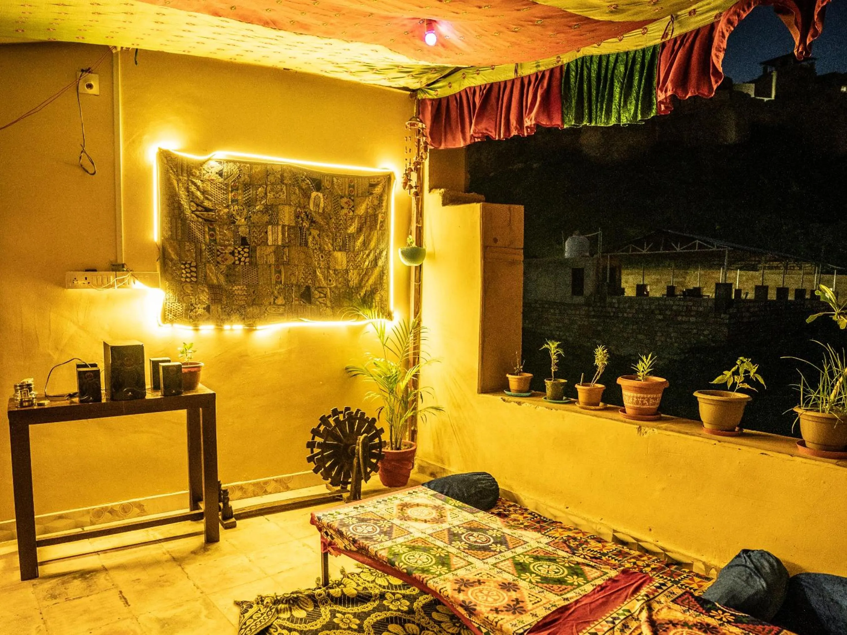 Restaurant/places to eat in Relax Inn Jaisalmer