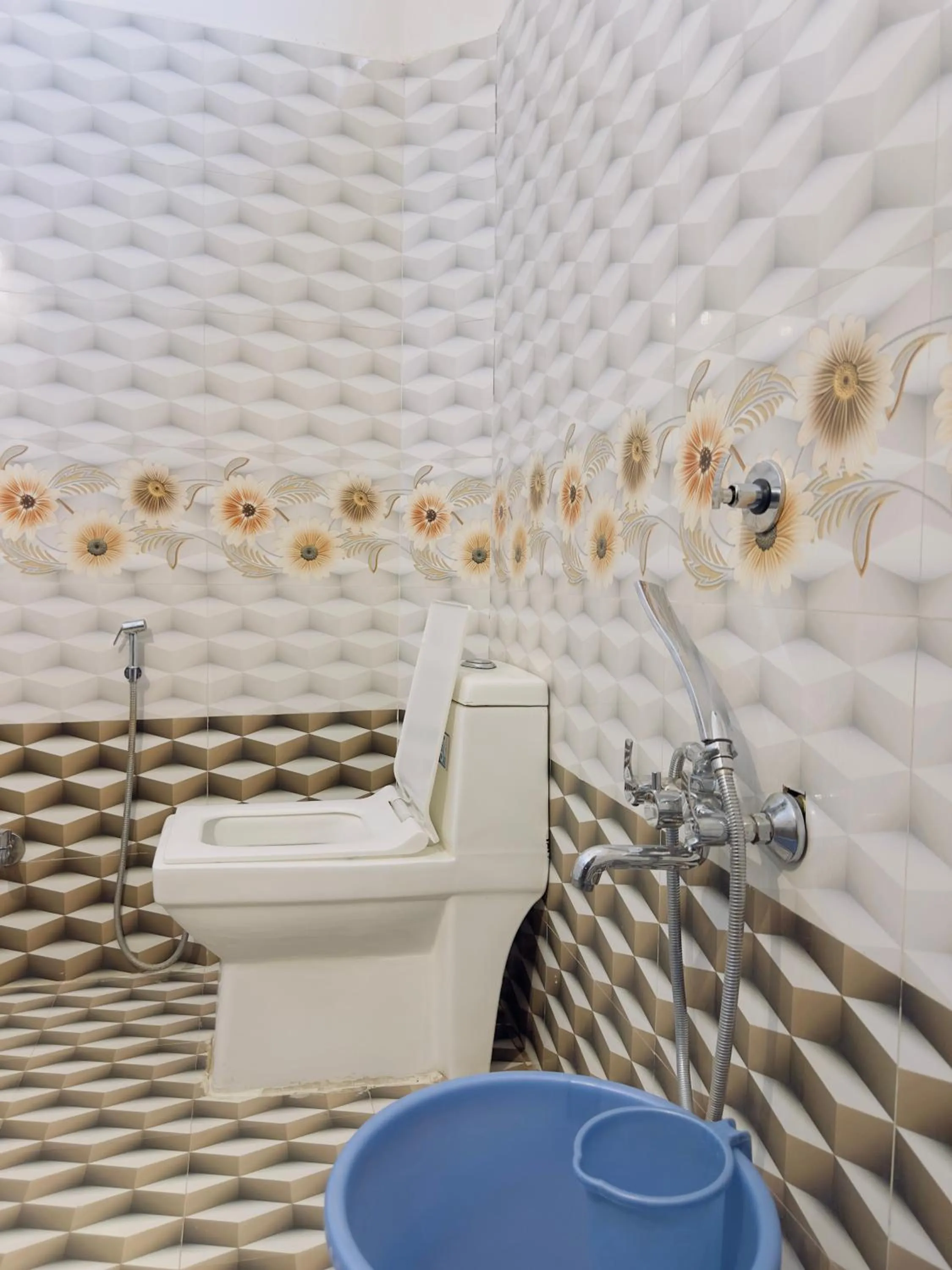 Shower in Relax Inn Jaisalmer