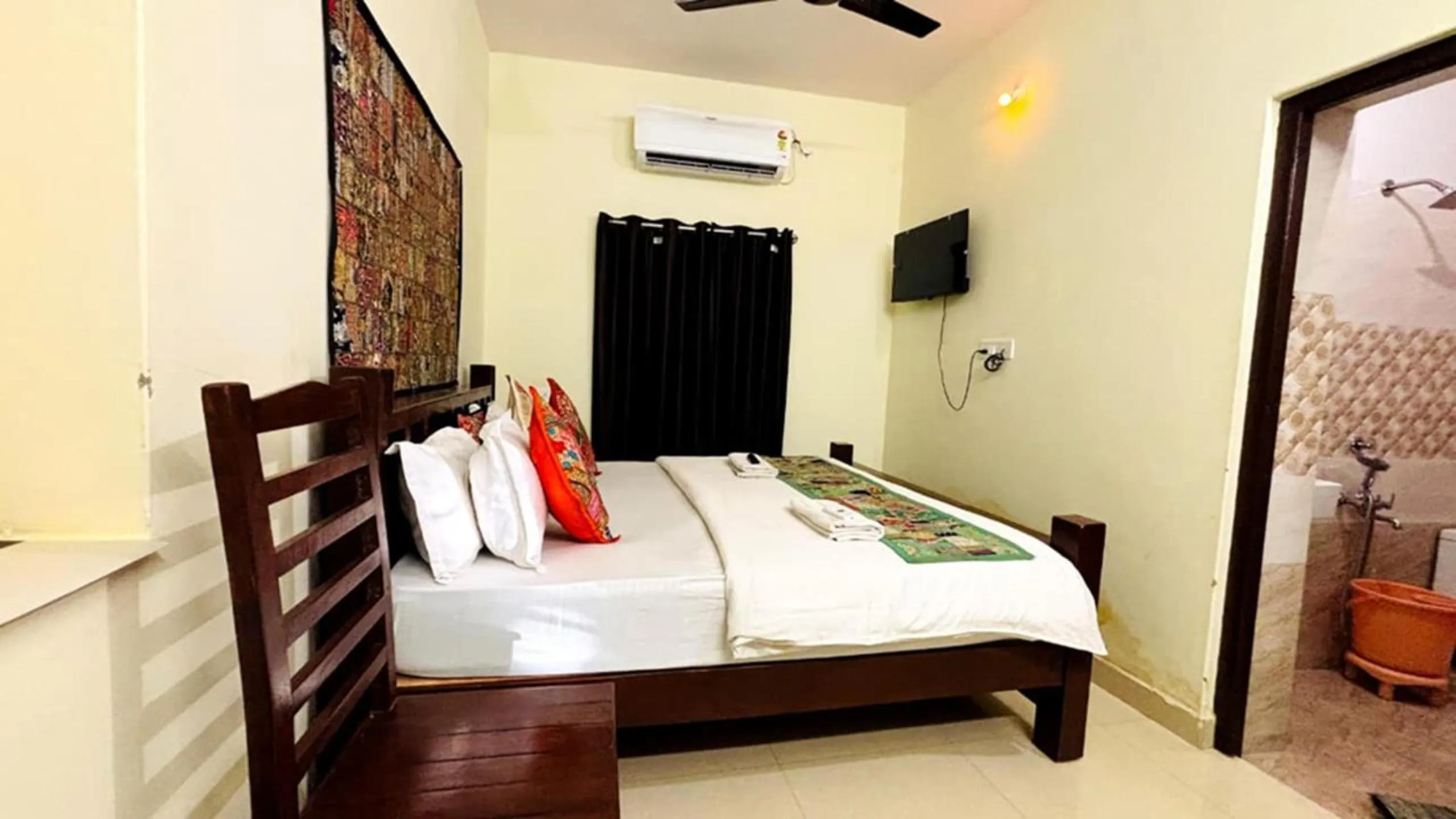 Bed in Relax Inn Jaisalmer