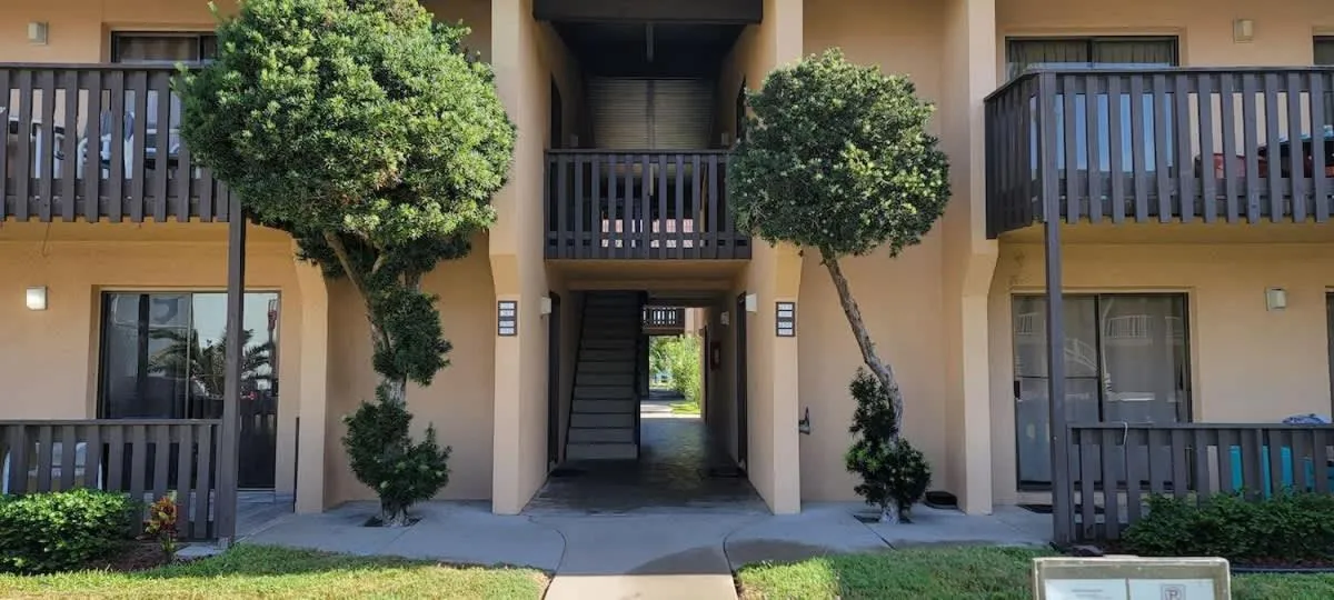 Balcony/Terrace in Tiki Condo 261