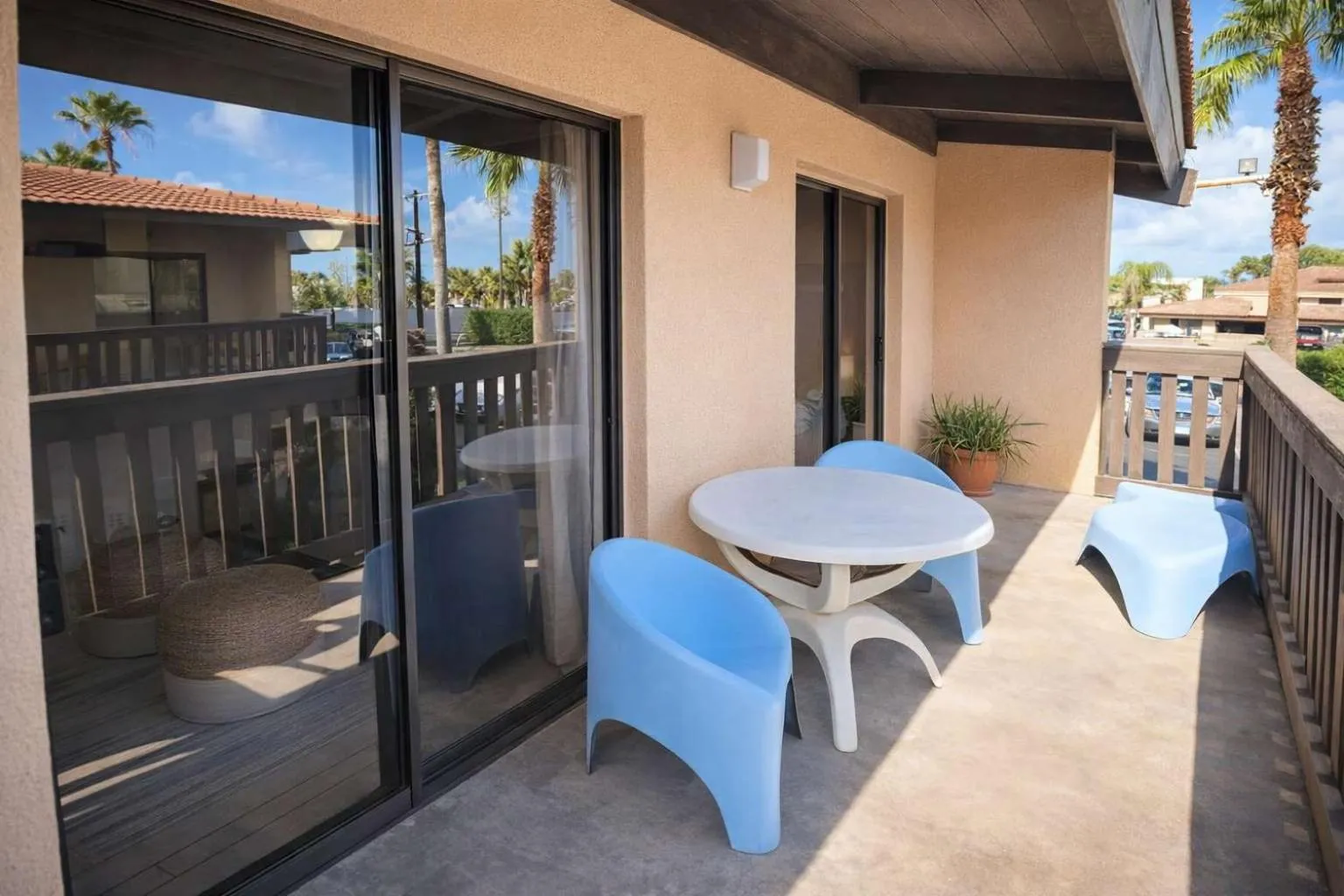 Balcony/Terrace in Tiki Condo 261