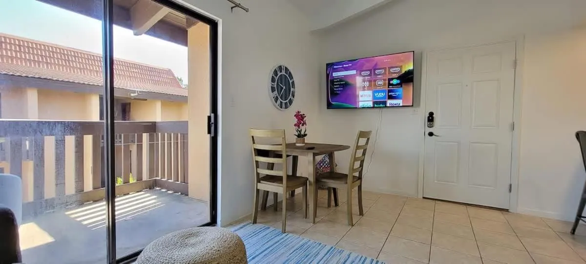 Dining area in Tiki Condo 261
