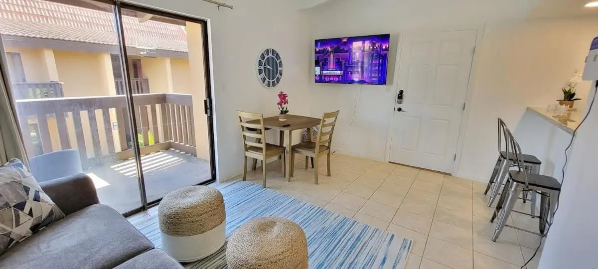 Dining area in Tiki Condo 261