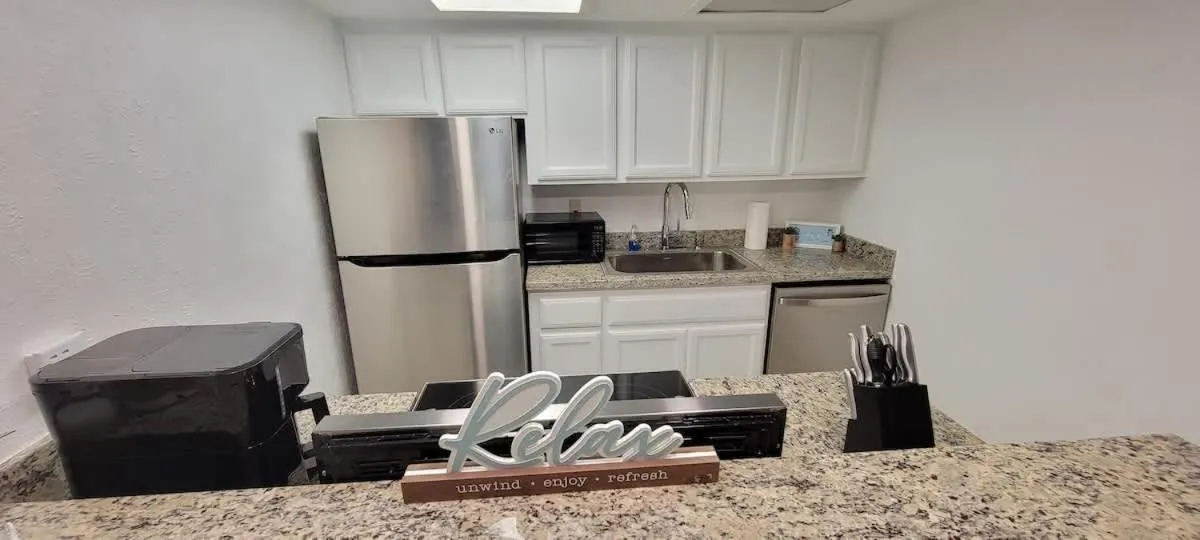 Kitchen or kitchenette in Tiki Condo 261