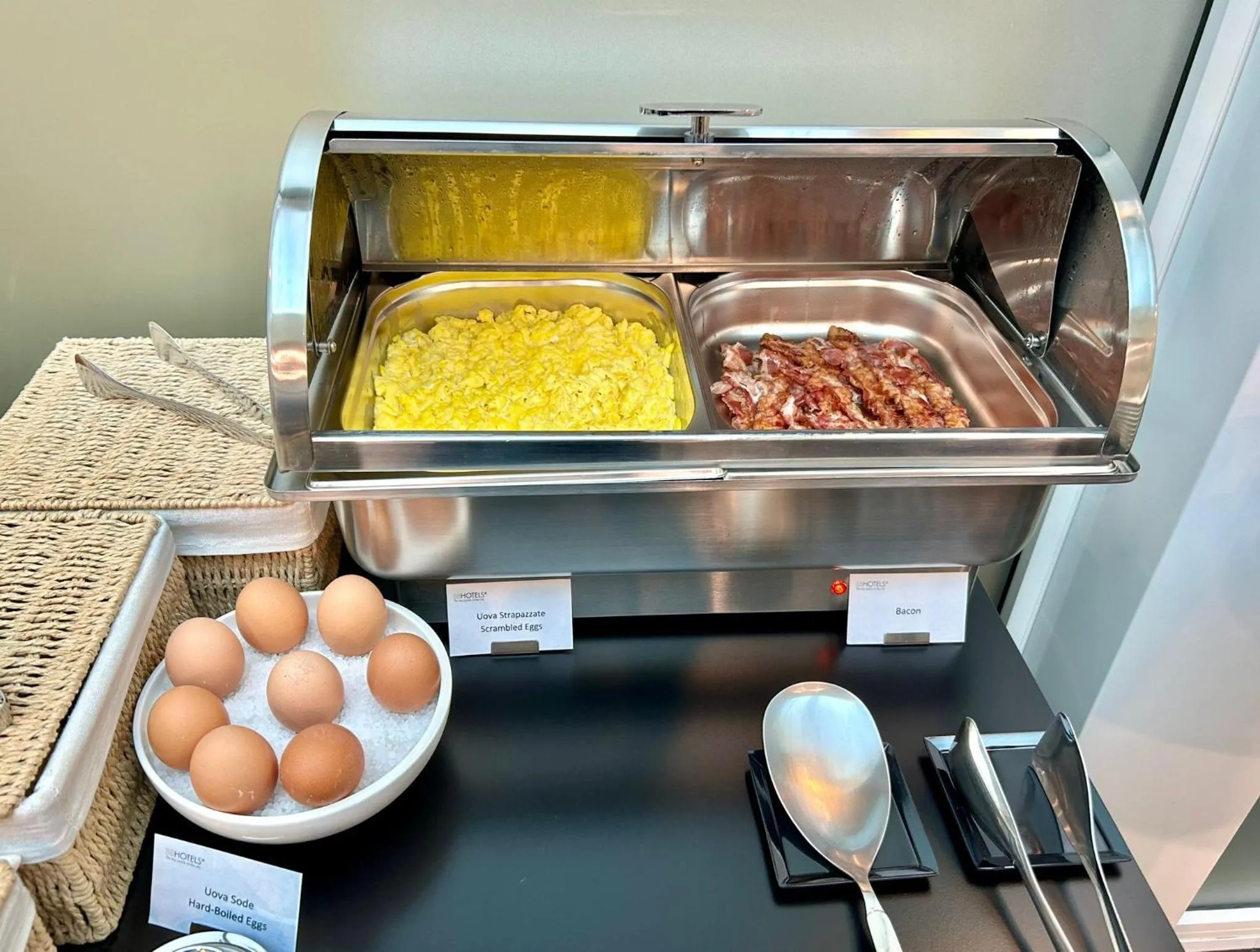 Breakfast in BB Hotels Smarthotel Duomo