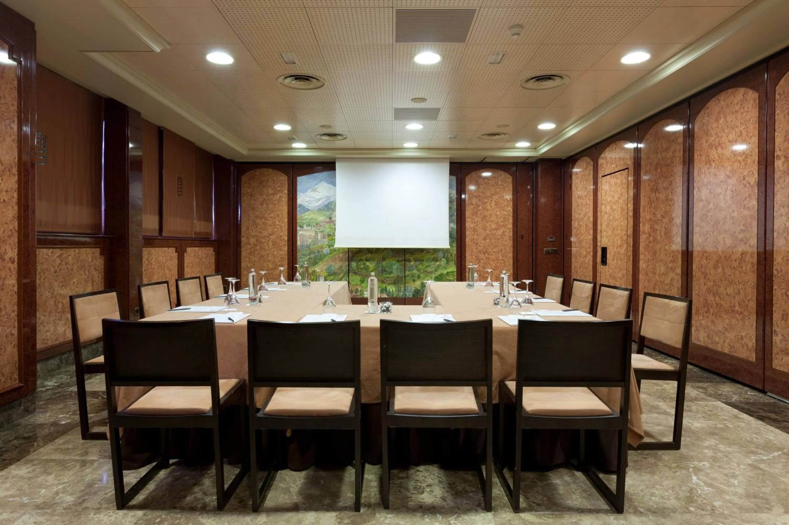 Business facilities in Agumar