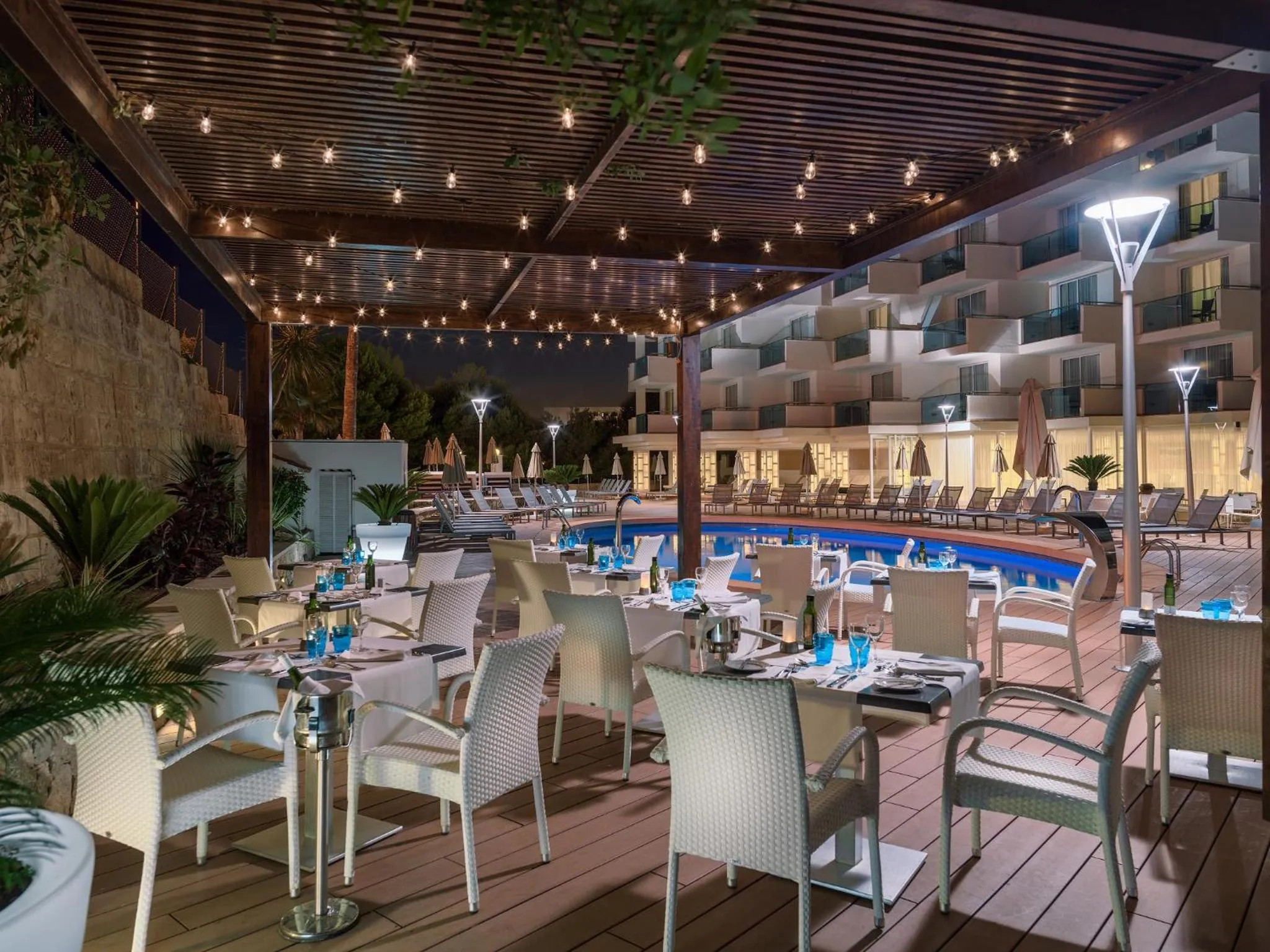 Restaurant/places to eat in Boutique Hotel H10 Blue Mar - Adults Only