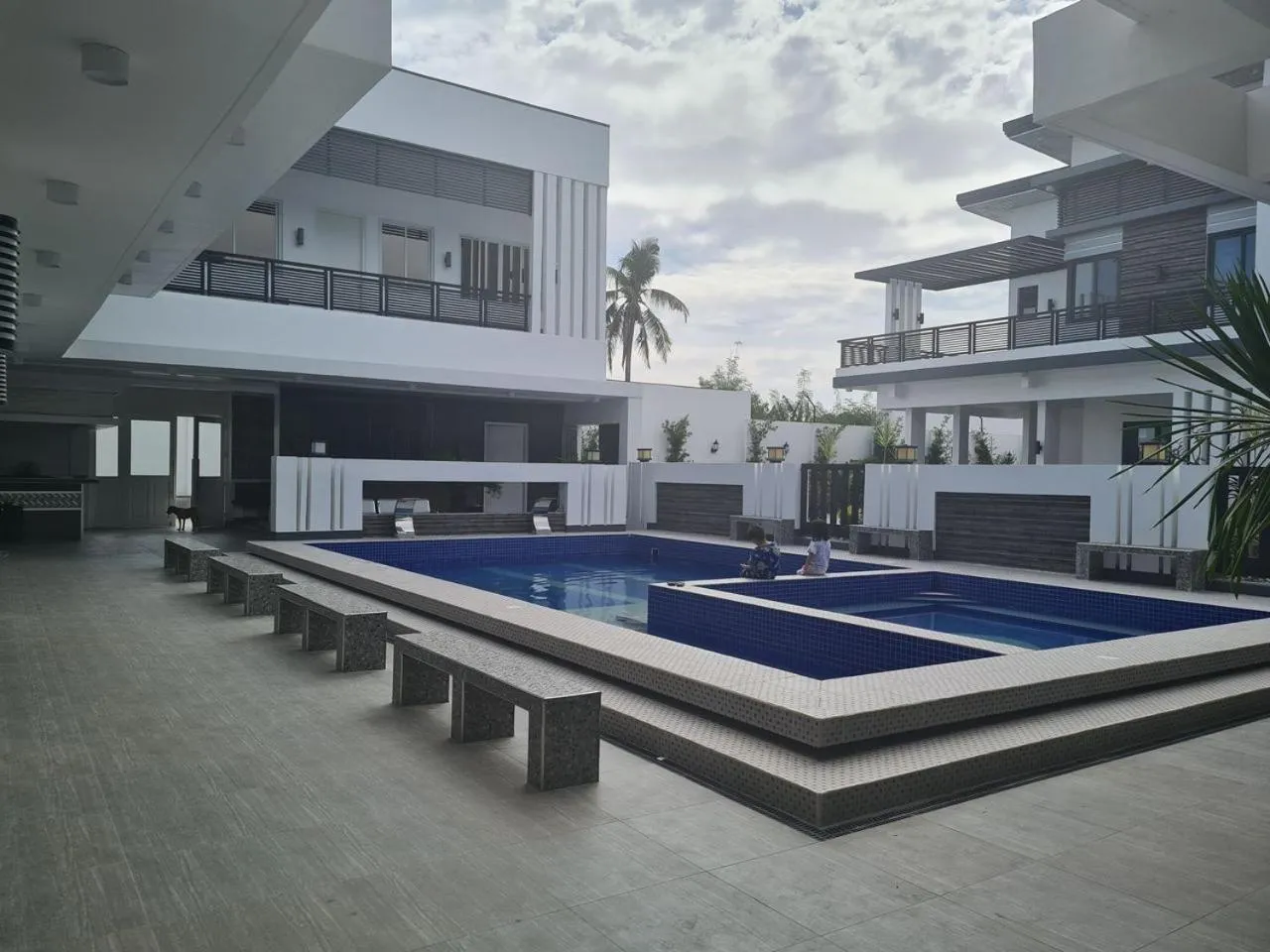 Property building in Dampa Poolside Events & Accommodation