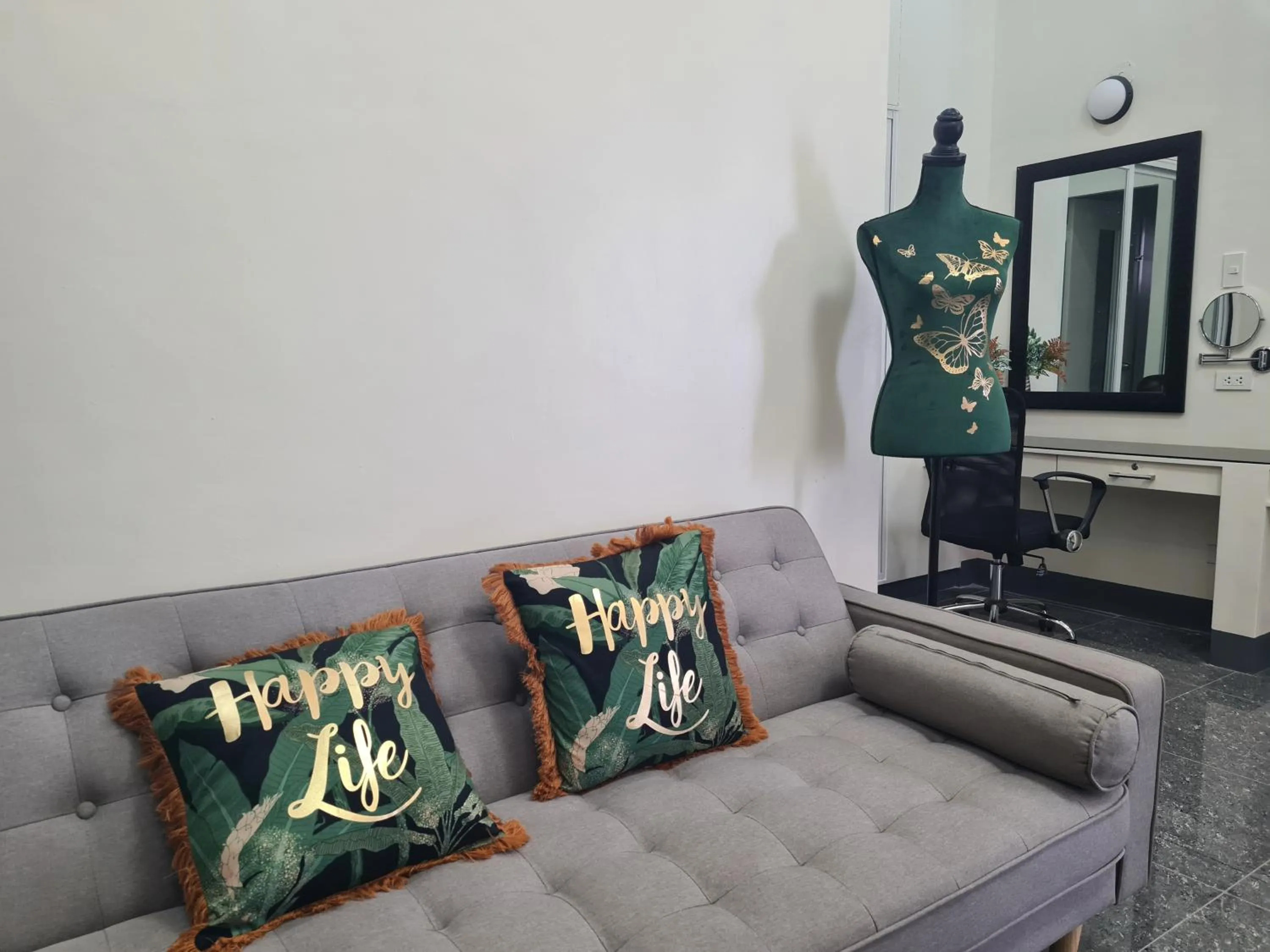 Seating area in Dampa Poolside Events & Accommodation