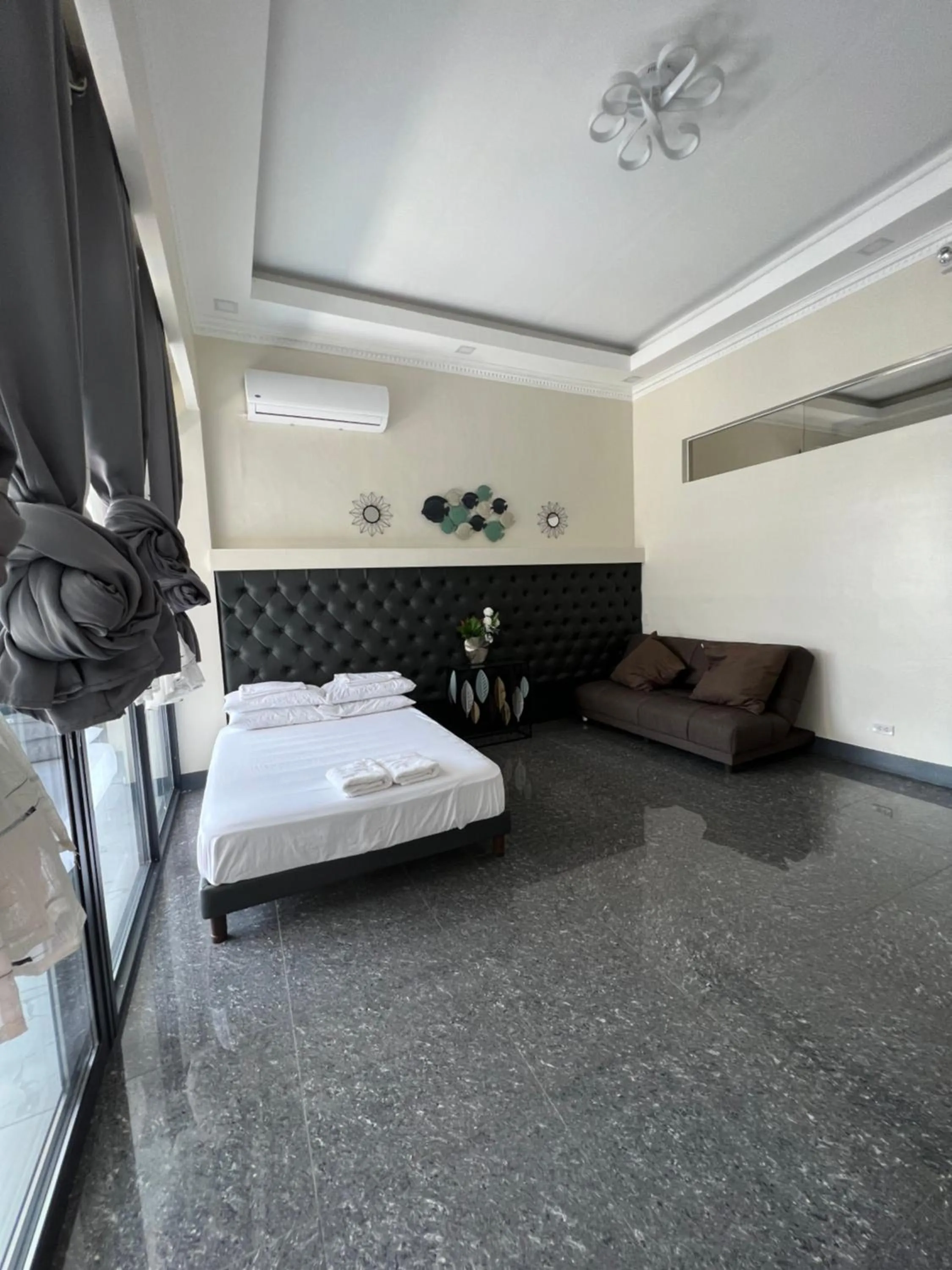 Bed in Dampa Poolside Events & Accommodation