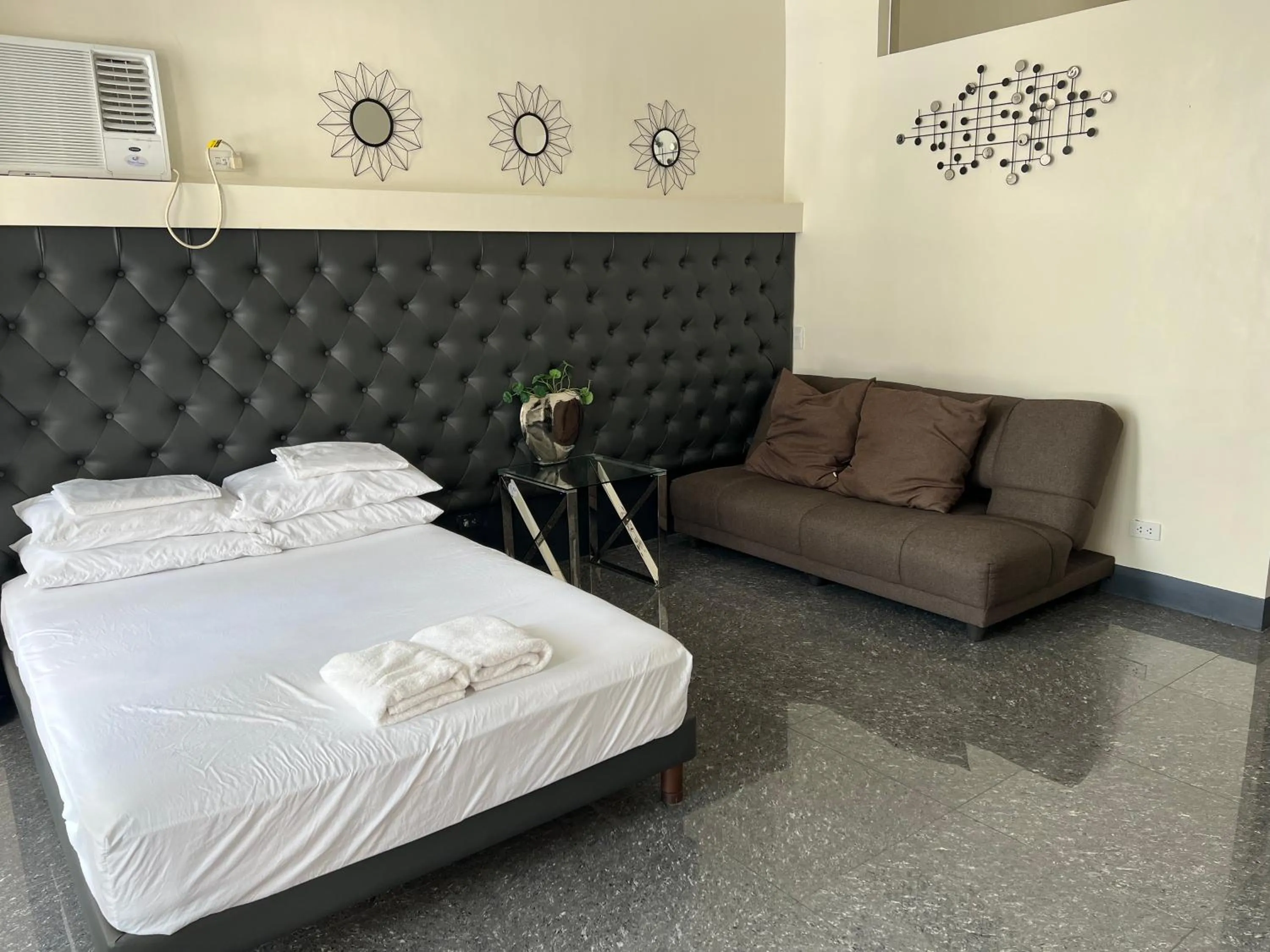 Bed in Dampa Poolside Events & Accommodation