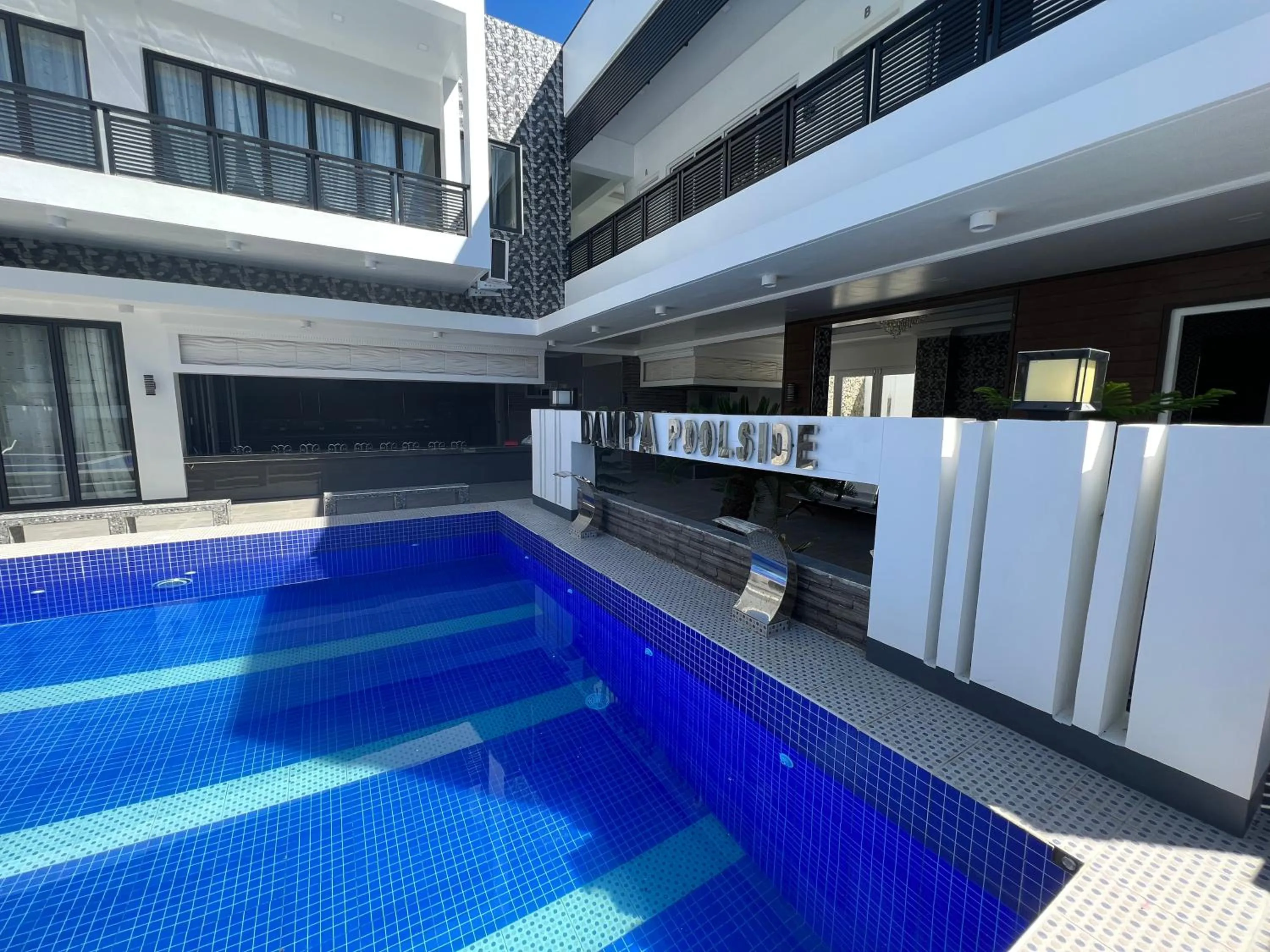 Day in Dampa Poolside Events & Accommodation