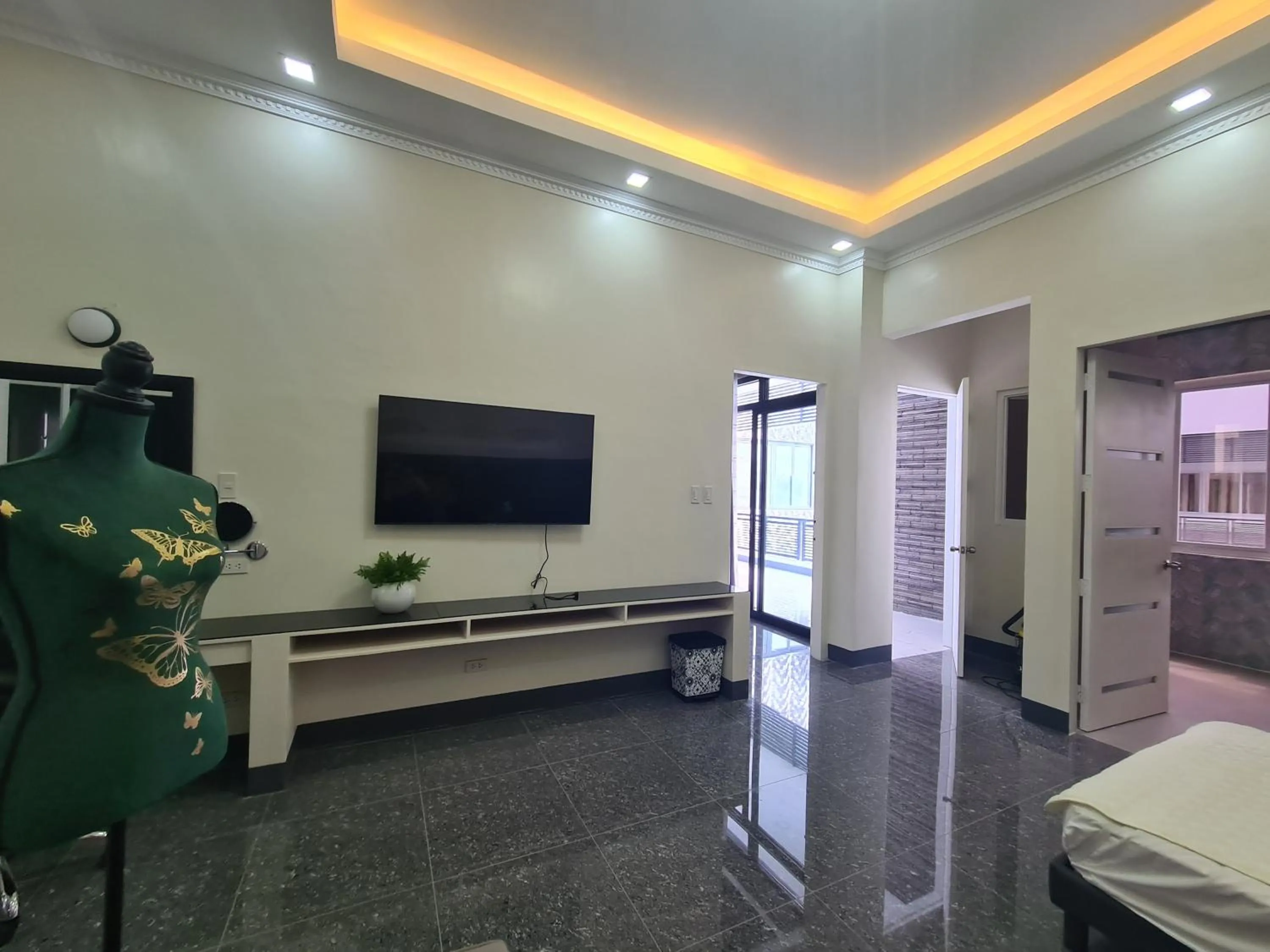 Bed in Dampa Poolside Events & Accommodation