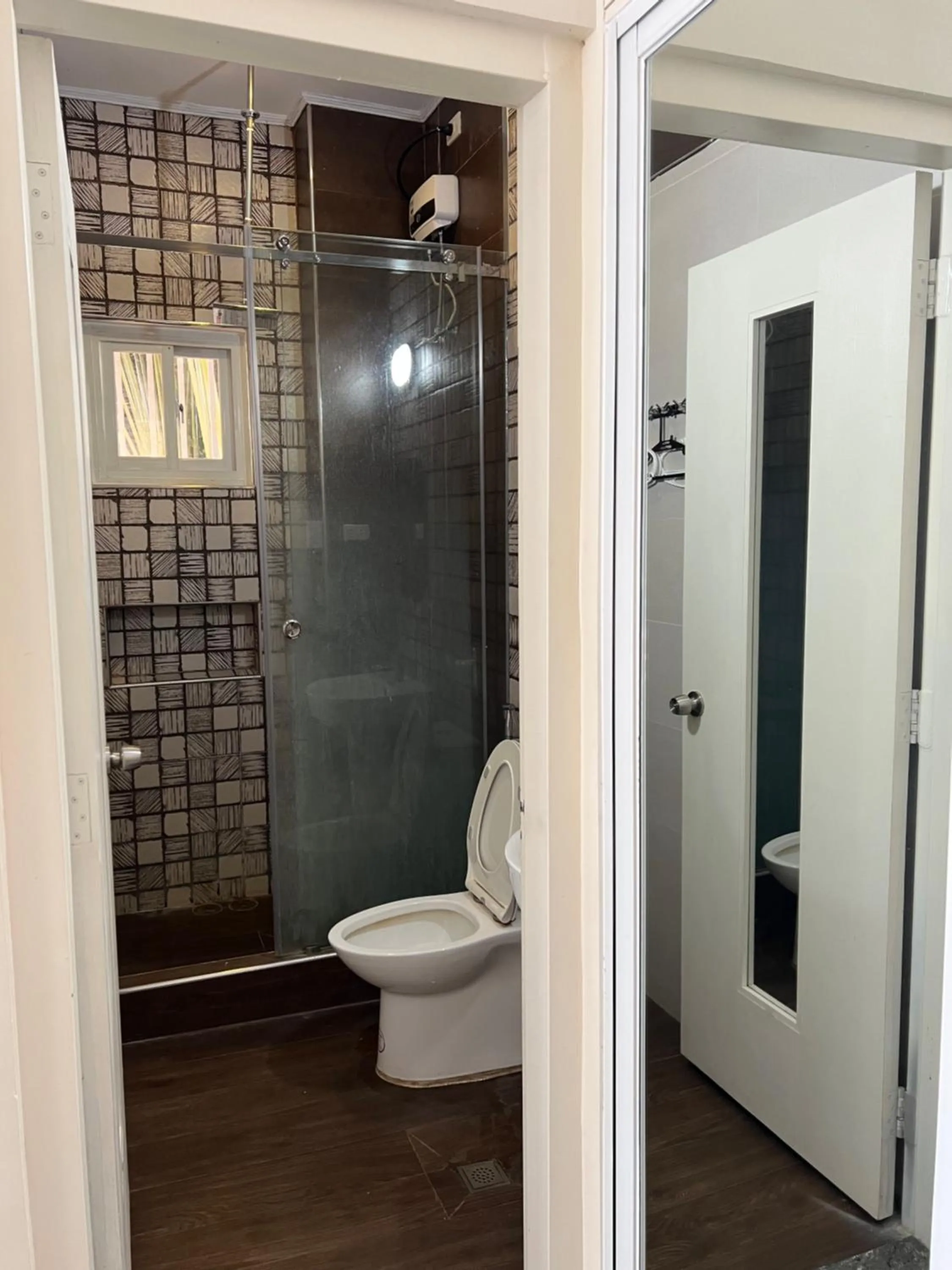 Shower in Dampa Poolside Events & Accommodation