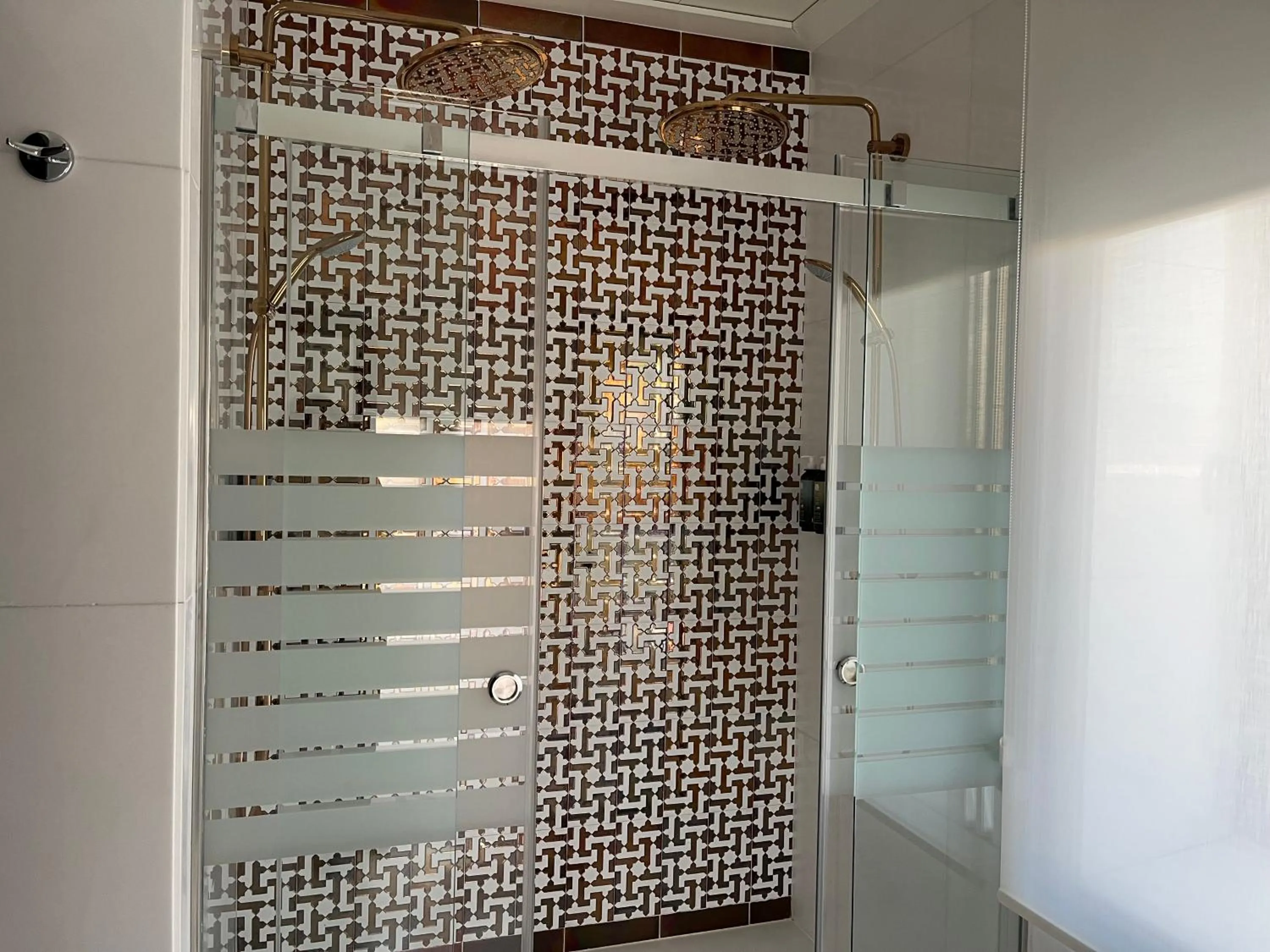 Shower in Hotel Saray