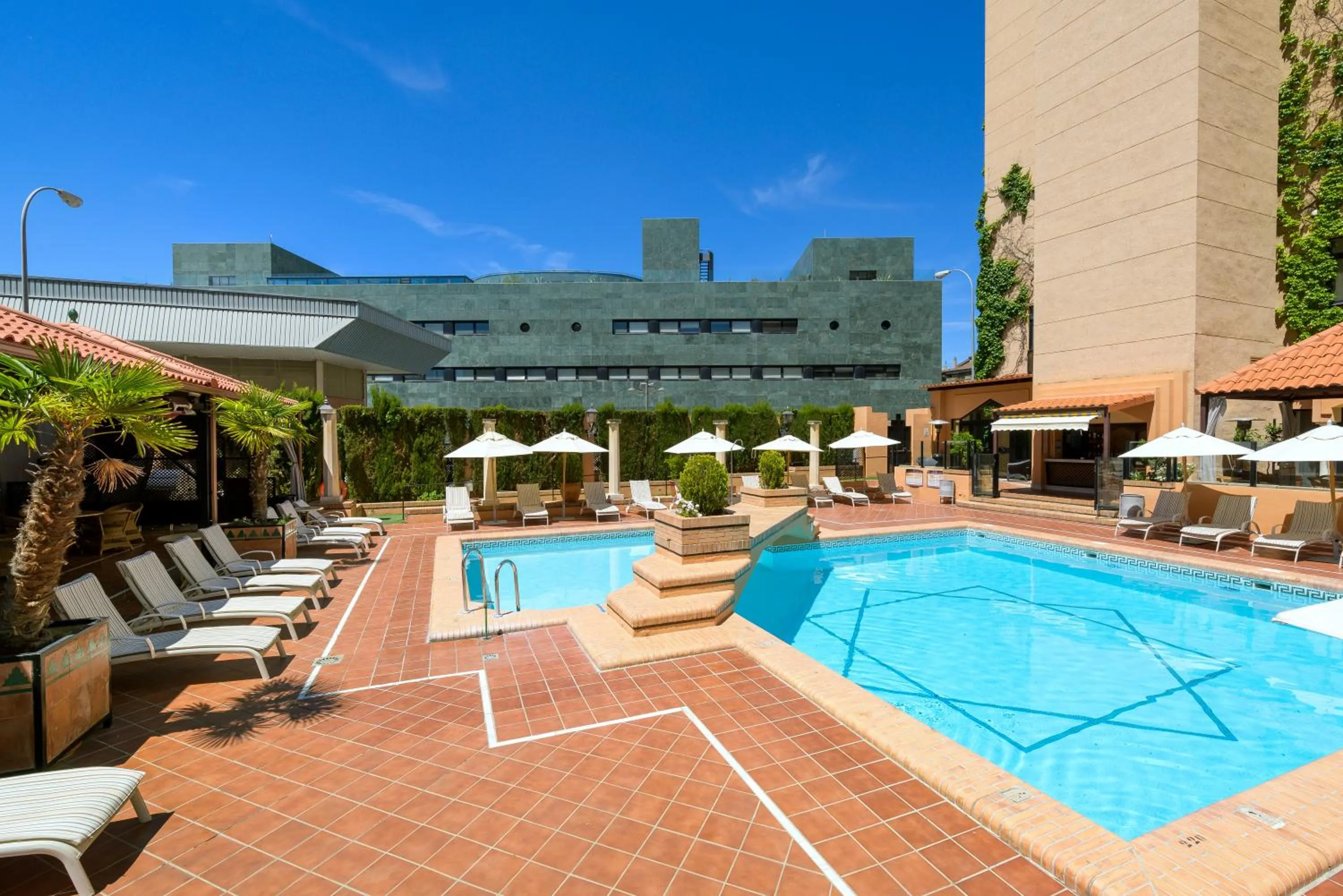 Swimming pool in Hotel Saray