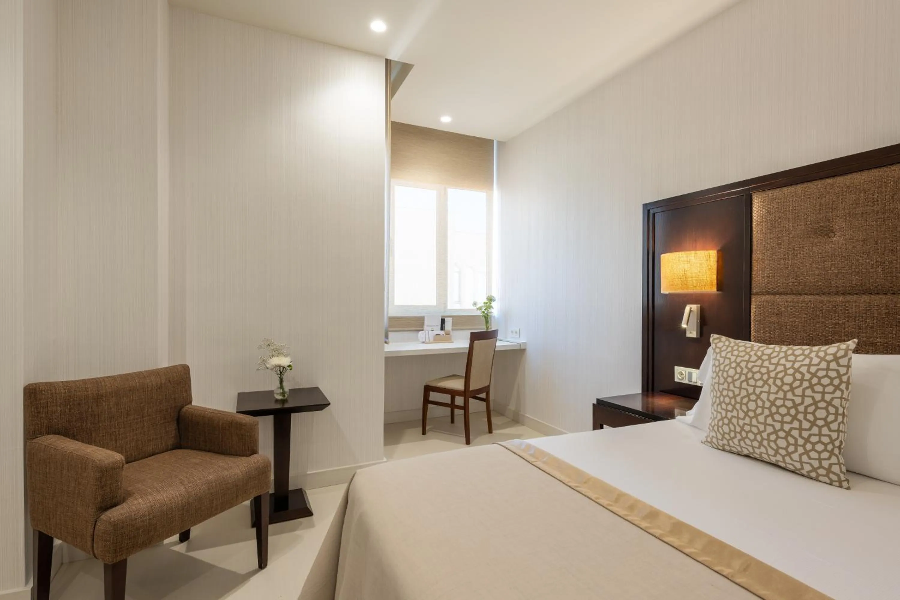 Photo of the whole room, Bed in Hotel Saray