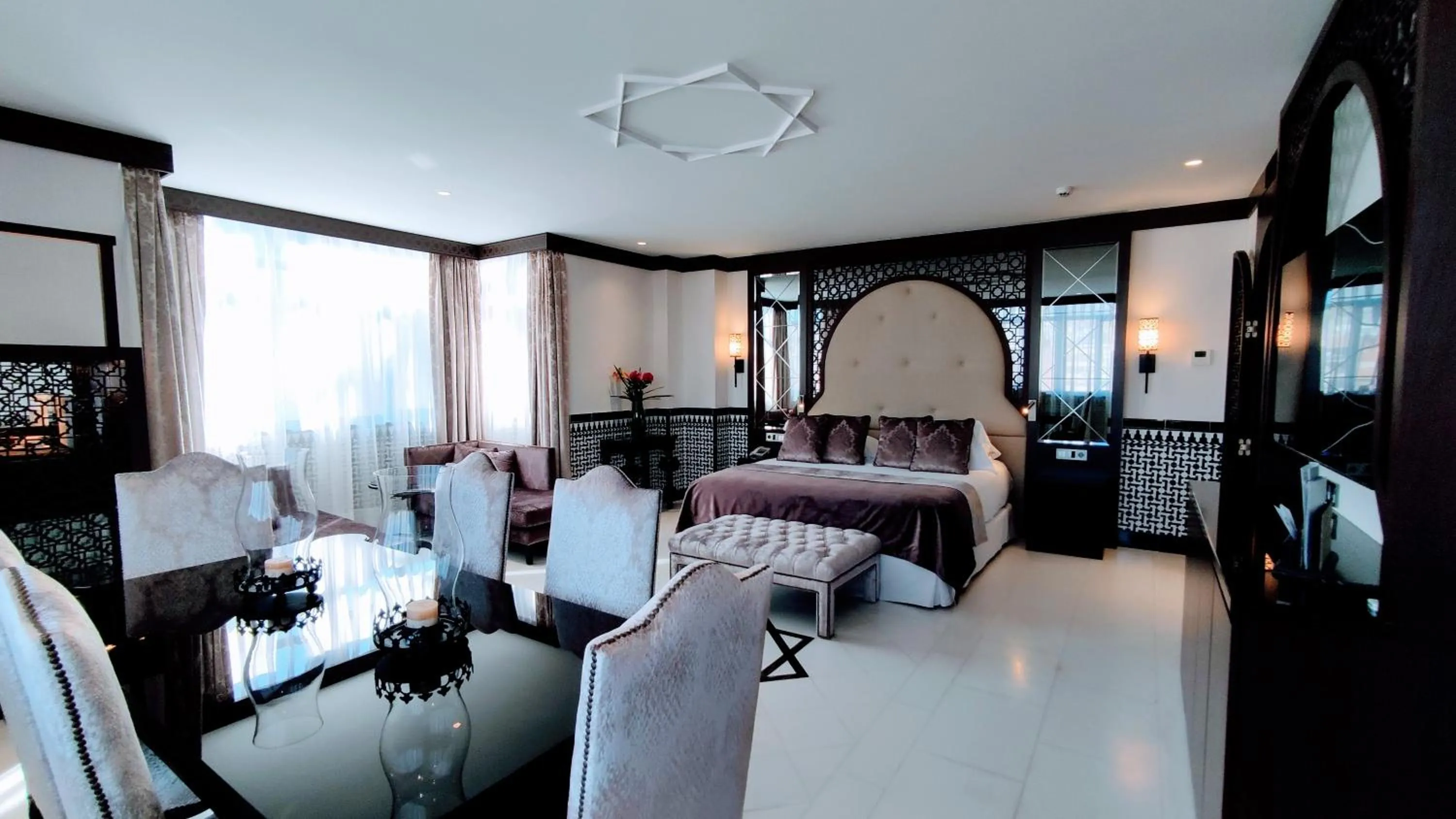 Bedroom, Bed in Hotel Saray