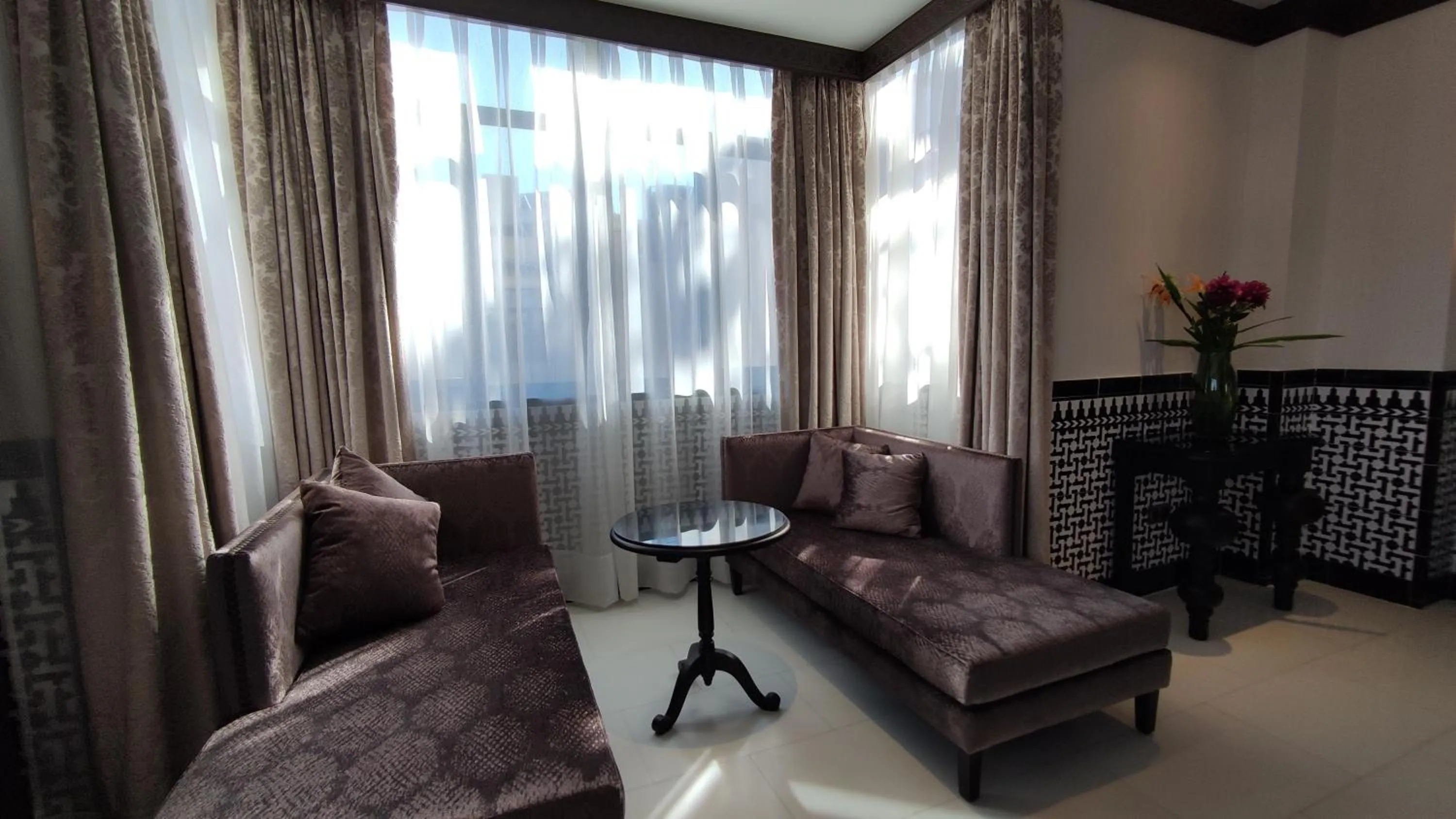 Seating area in Hotel Saray