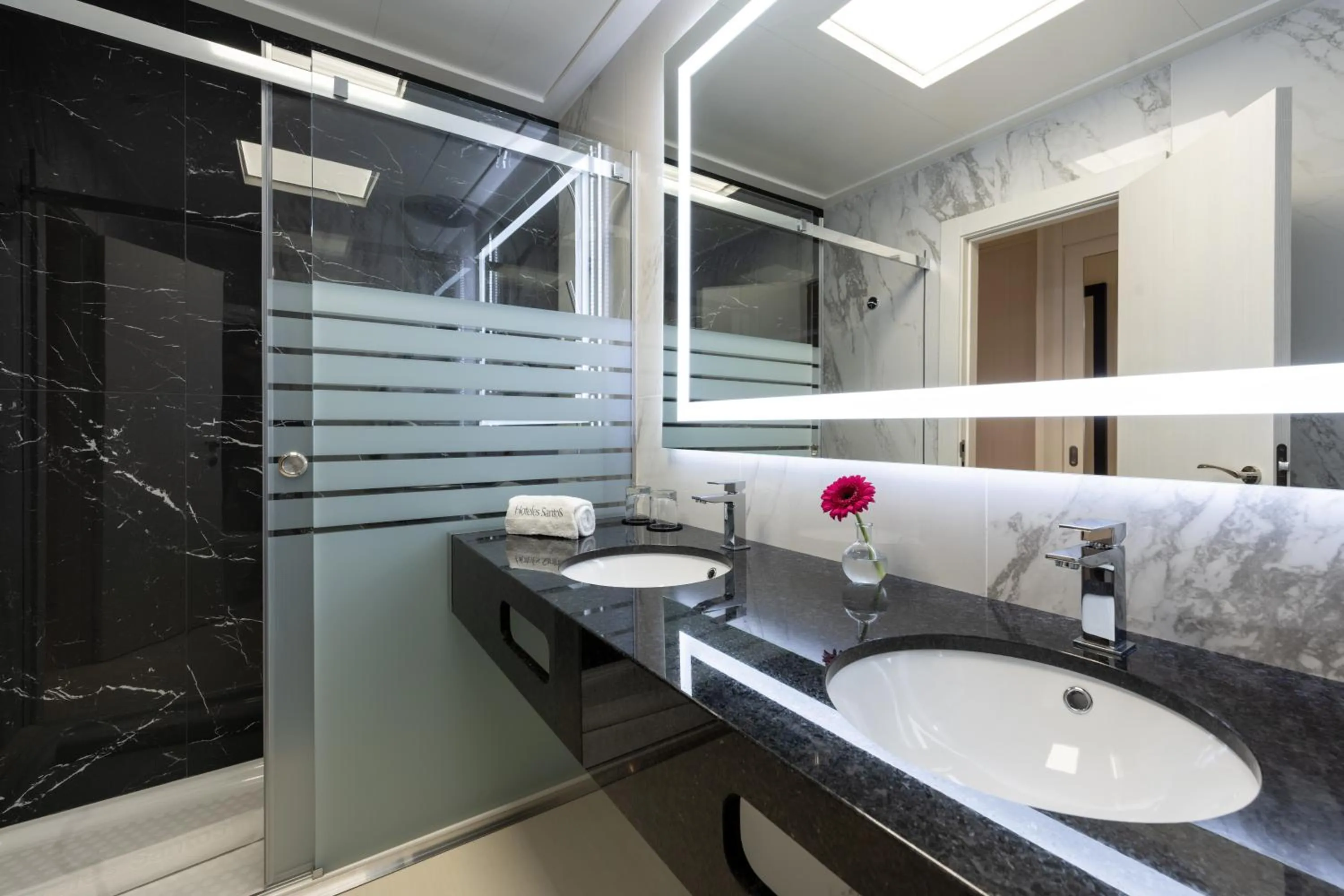 Shower in Hotel Saray