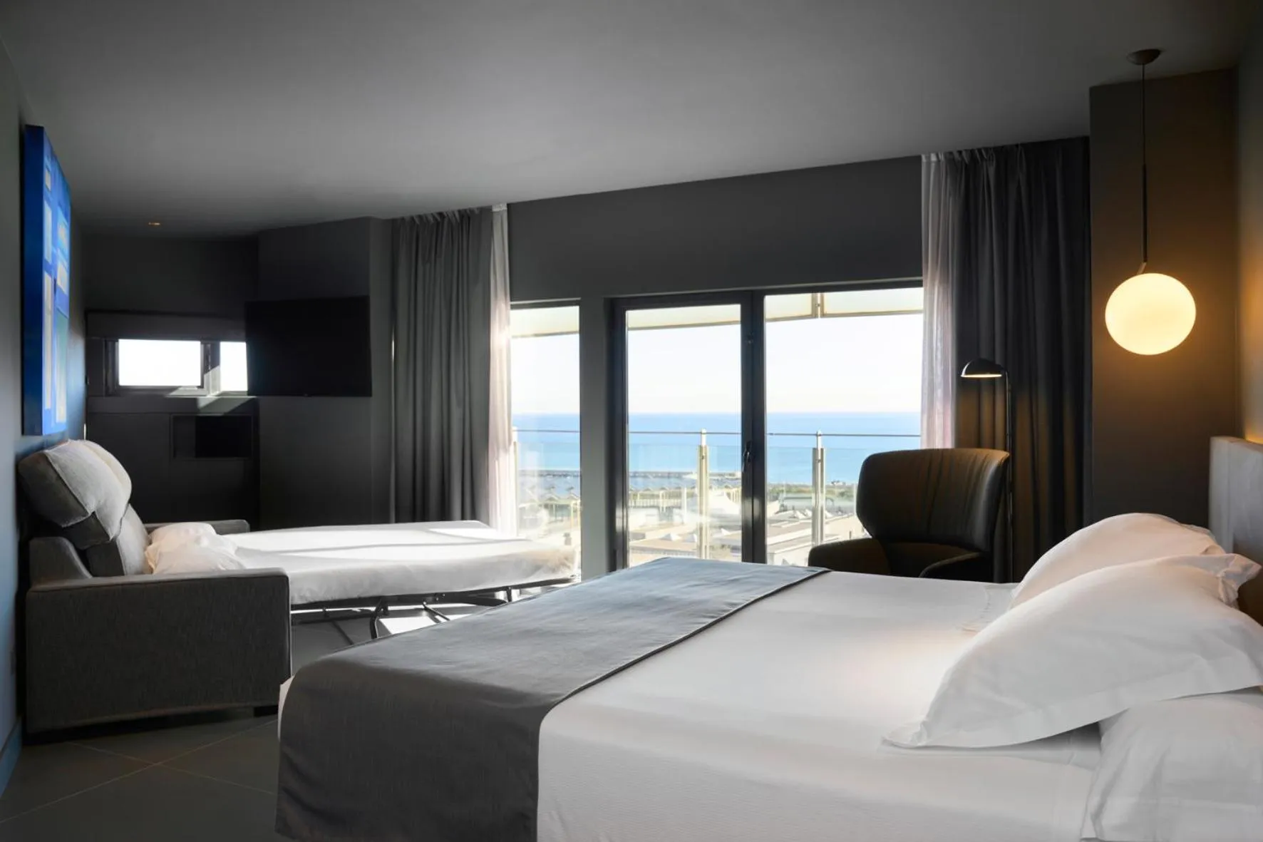 Photo of the whole room, Bed in Barcelona Princess