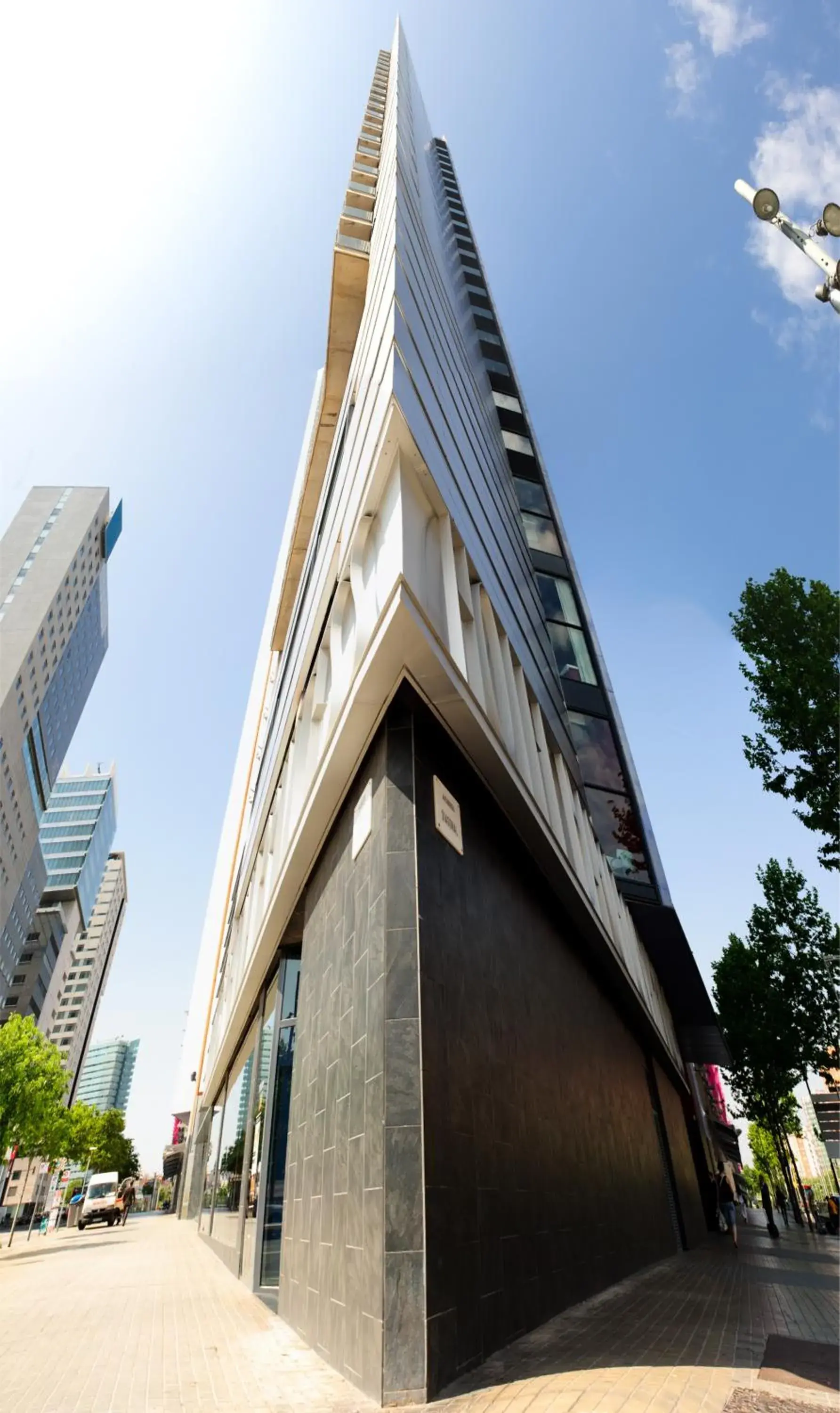 Property building in Barcelona Princess Property building in Barcelona Princess