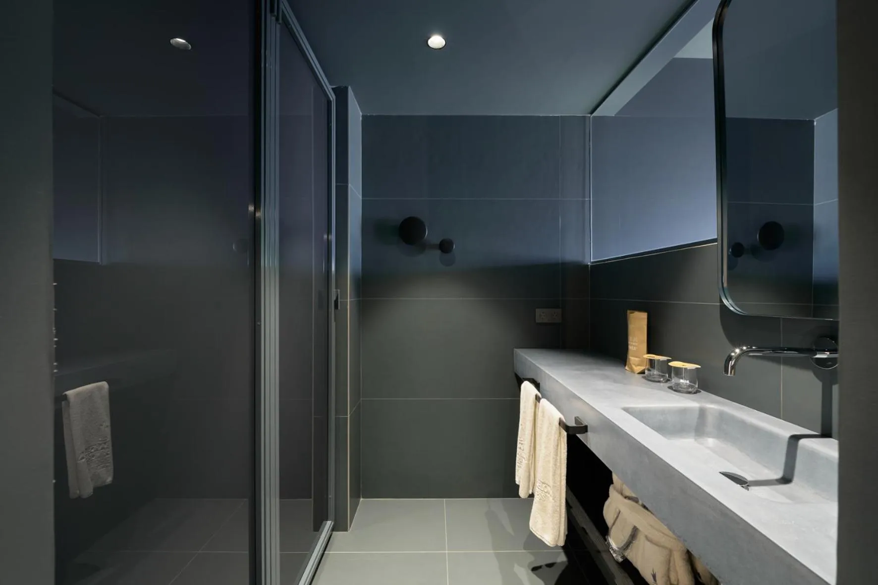 Bathroom in Barcelona Princess