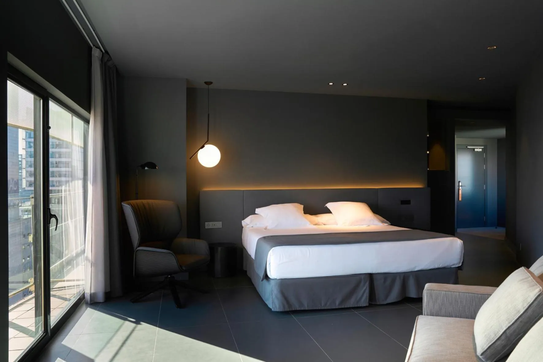 Photo of the whole room, Bed in Barcelona Princess