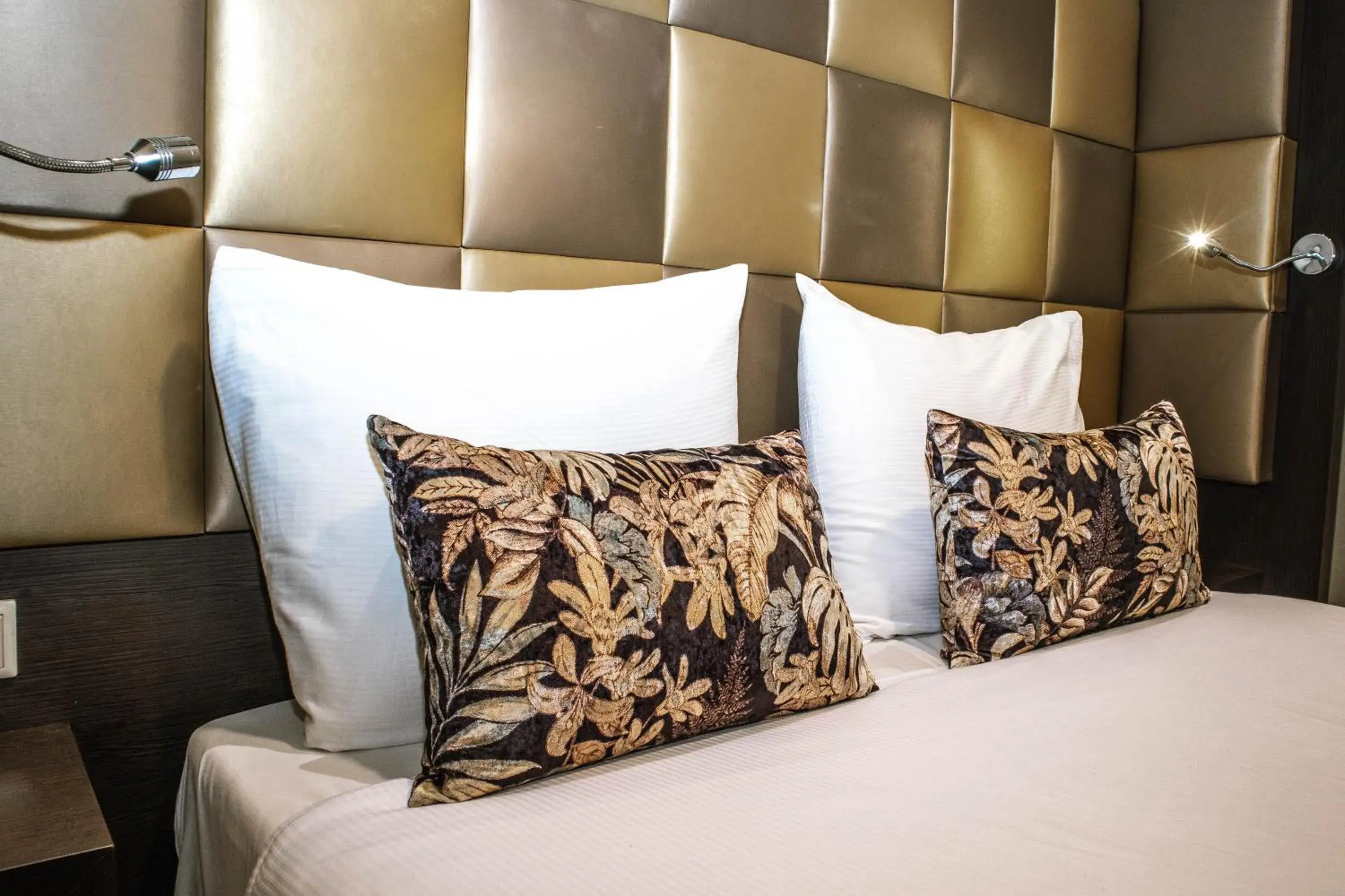 Bed in Golden Mansion Aparthotel Bed in Golden Mansion Aparthotel