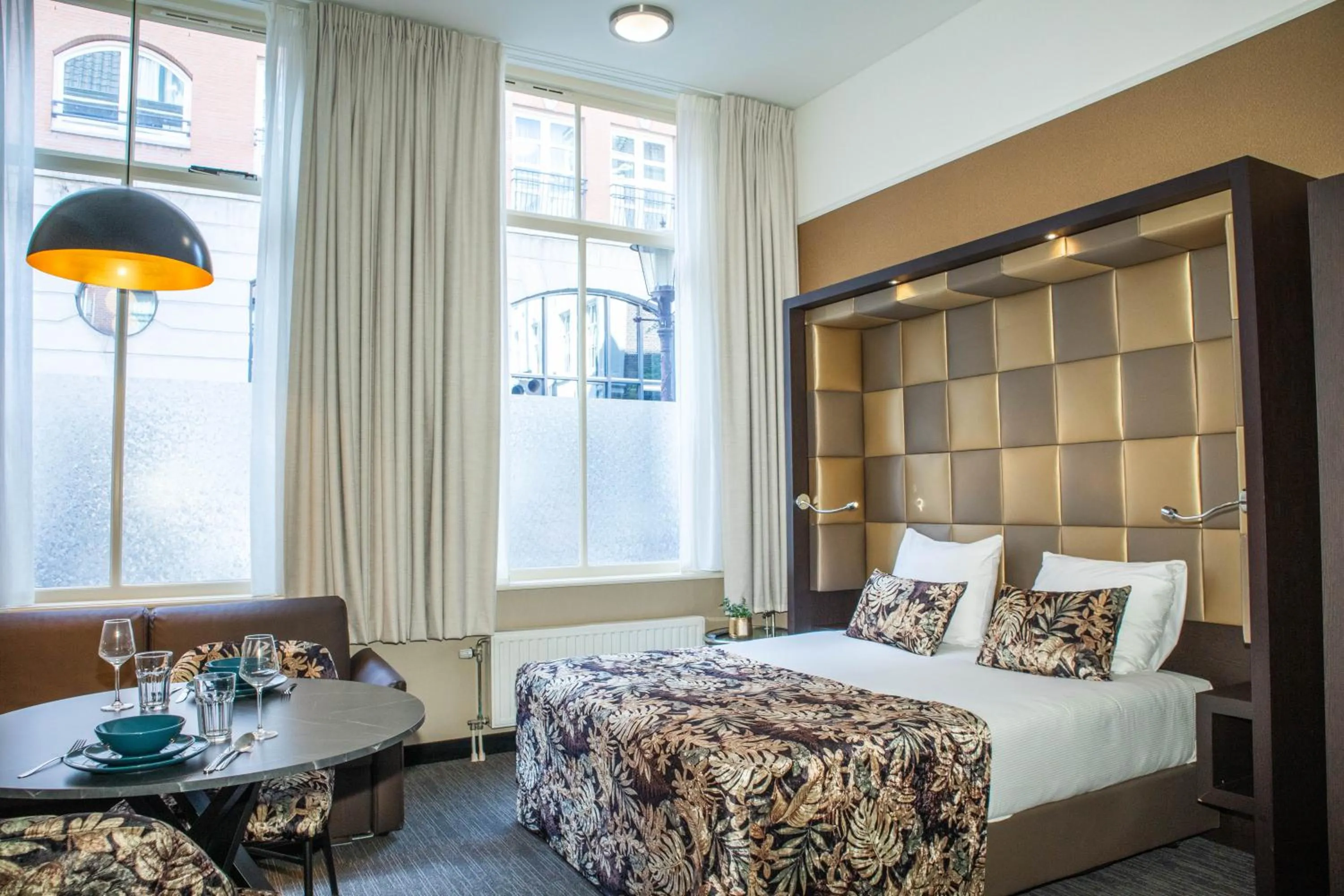 Photo of the whole room, Bed in Golden Mansion Aparthotel