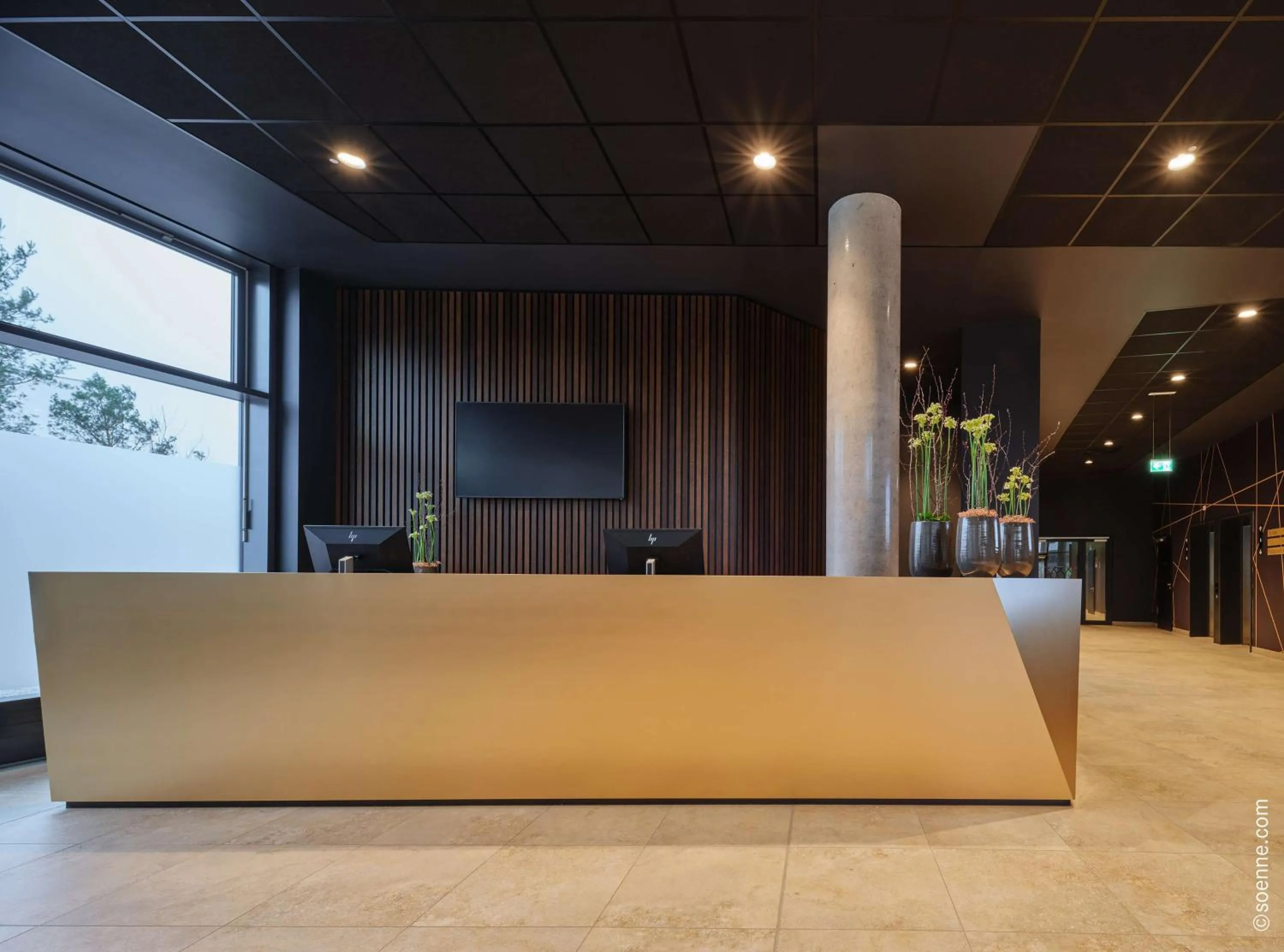 Lobby or reception in Dorint Hotel München/Garching