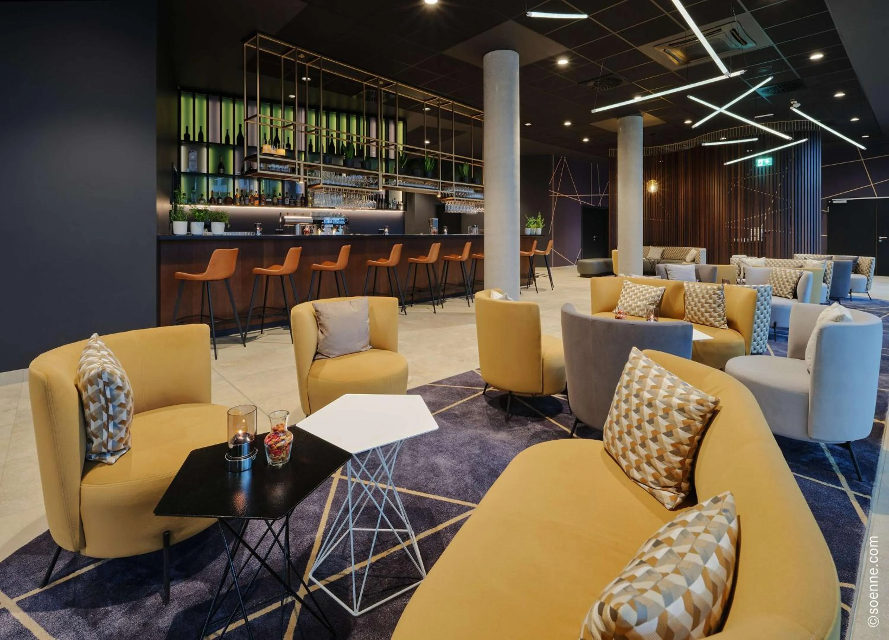 Lounge or bar in Dorint Hotel München/Garching