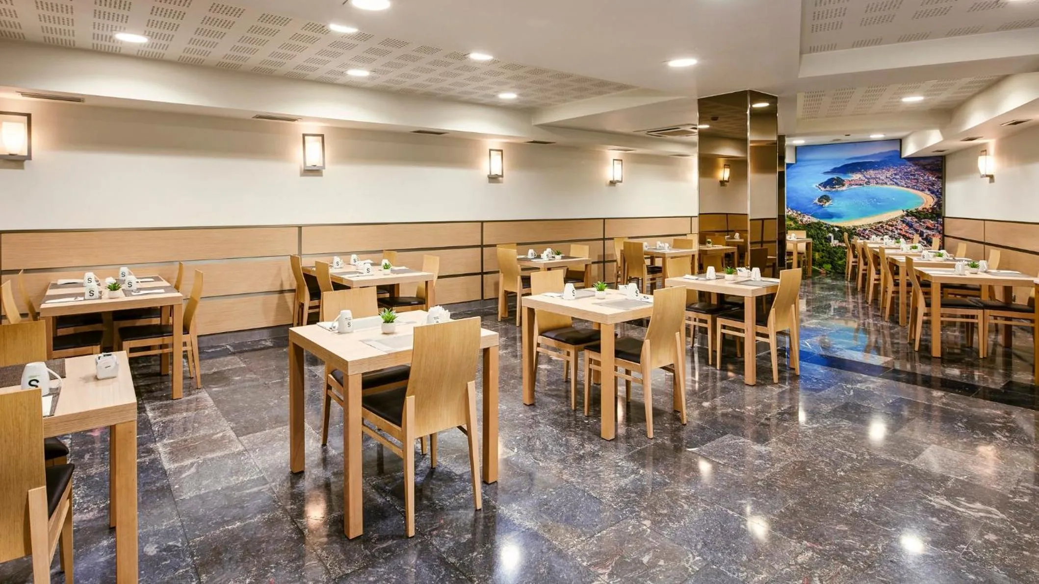 Breakfast in Sercotel Codina