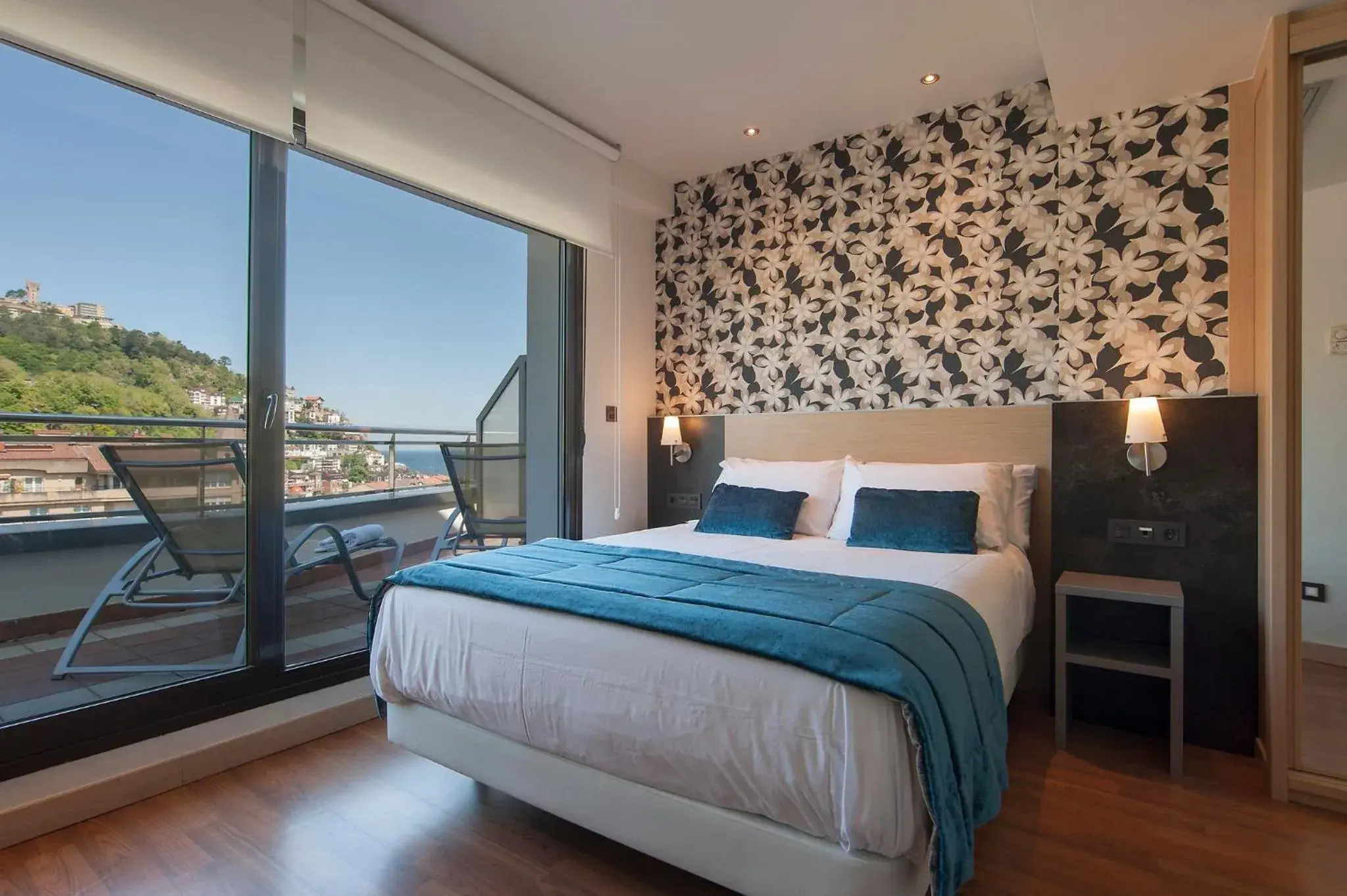 Photo of the whole room, Bed in Sercotel Codina Photo of the whole room, Bed in Sercotel Codina
