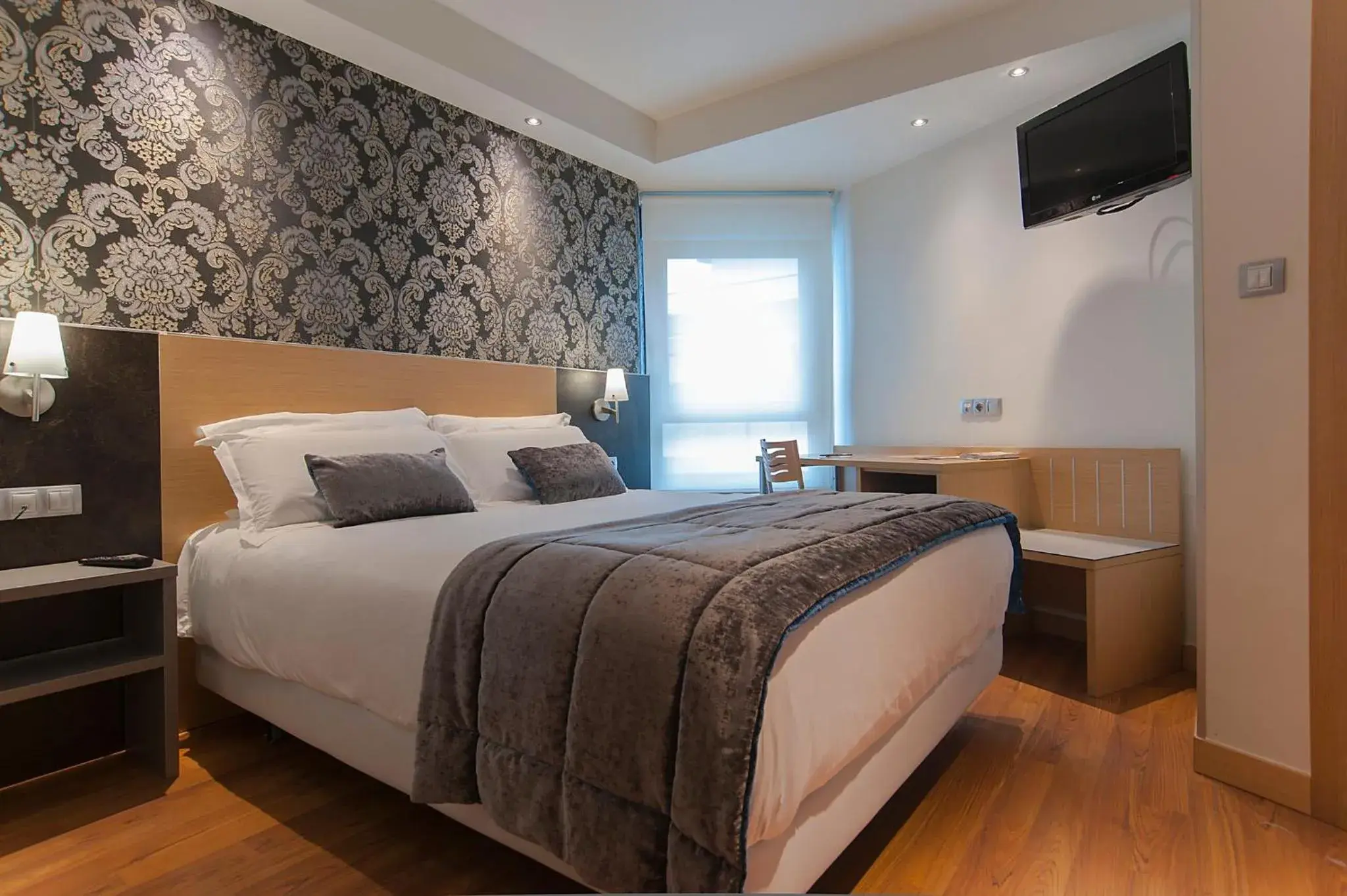 Photo of the whole room, Bed in Sercotel Codina Photo of the whole room, Bed in Sercotel Codina