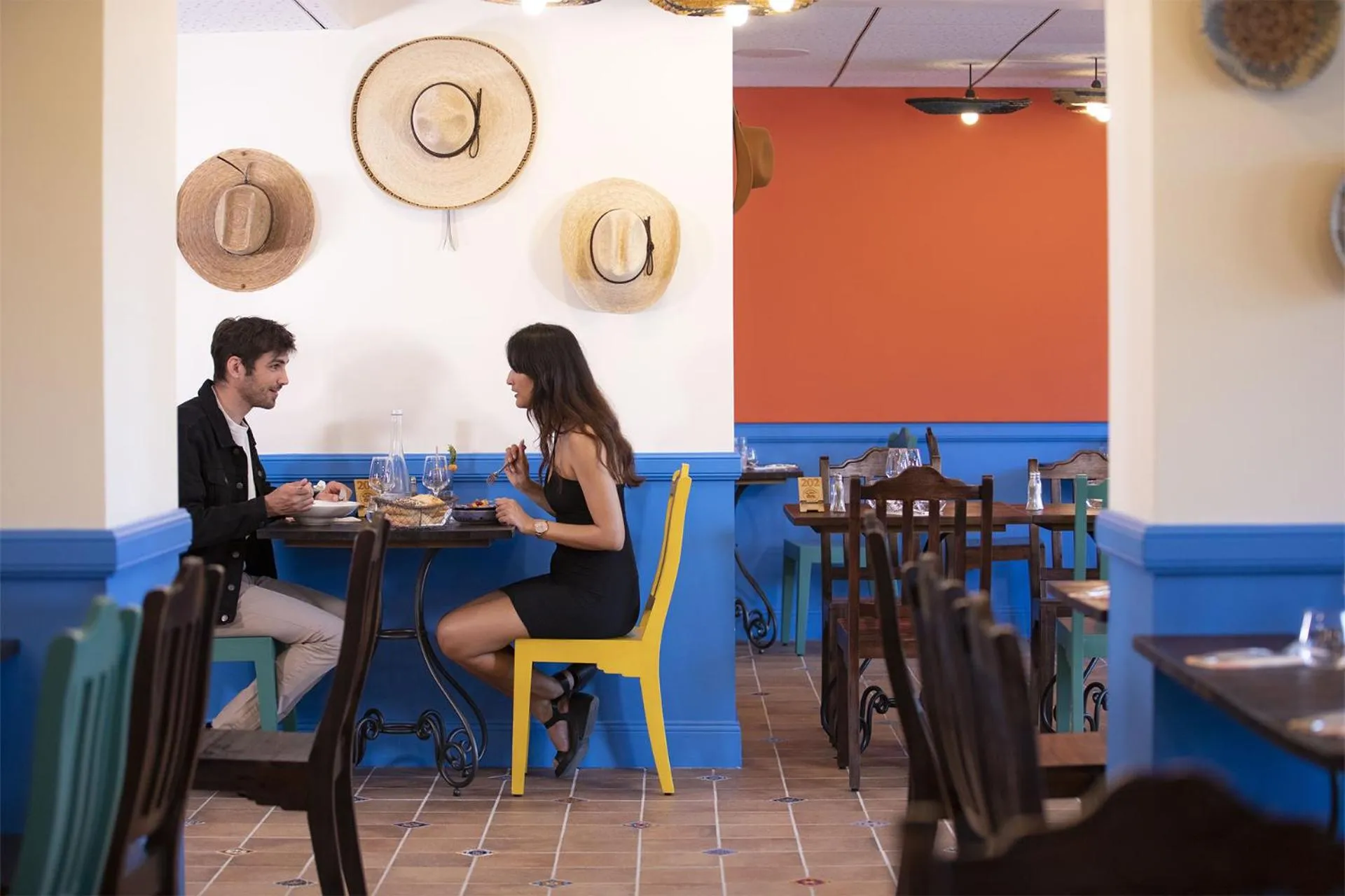 Restaurant/places to eat in Les Rivages de Beauval