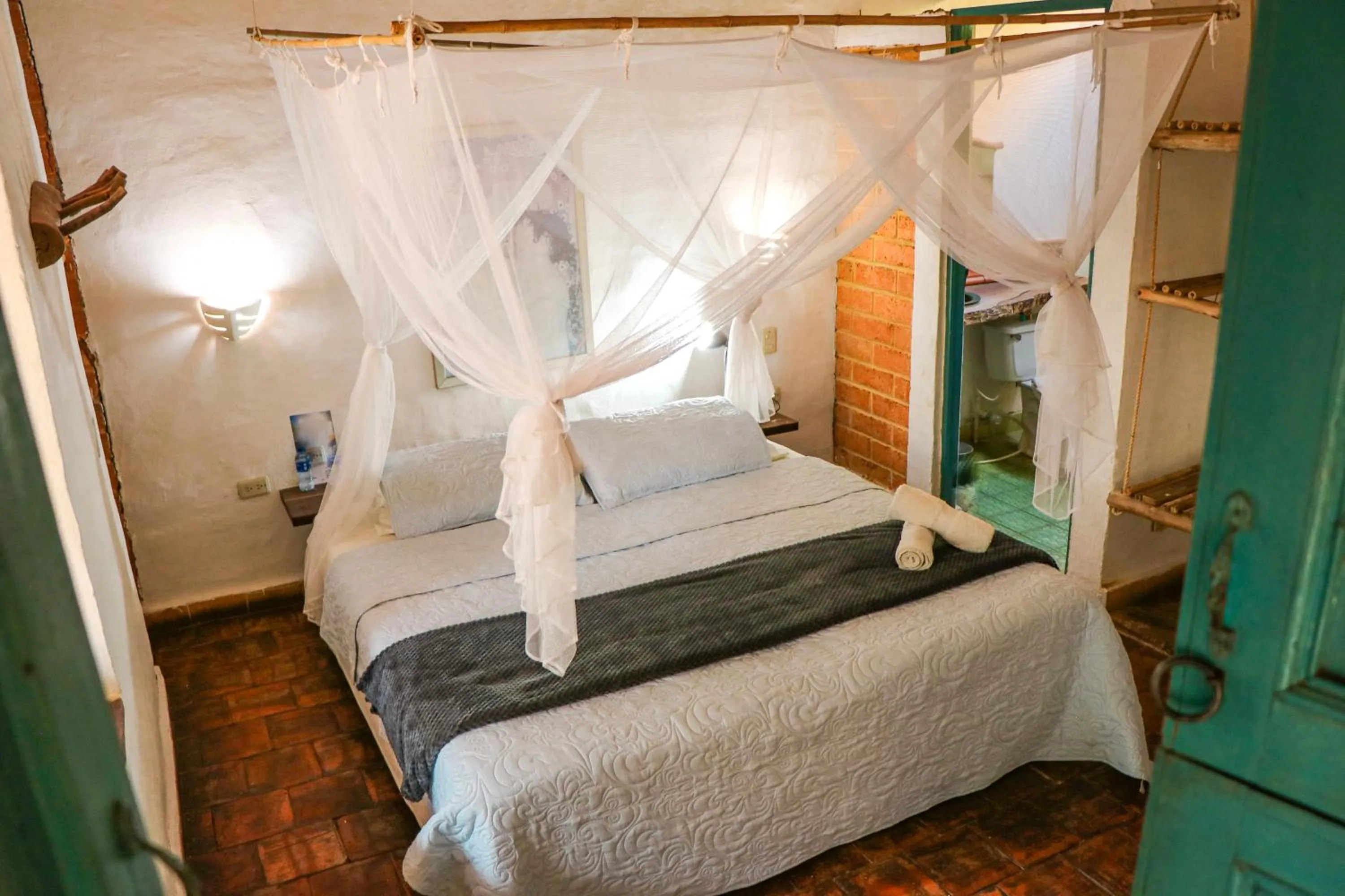Photo of the whole room, Bed in Hotel Spa El Cogollo By MH