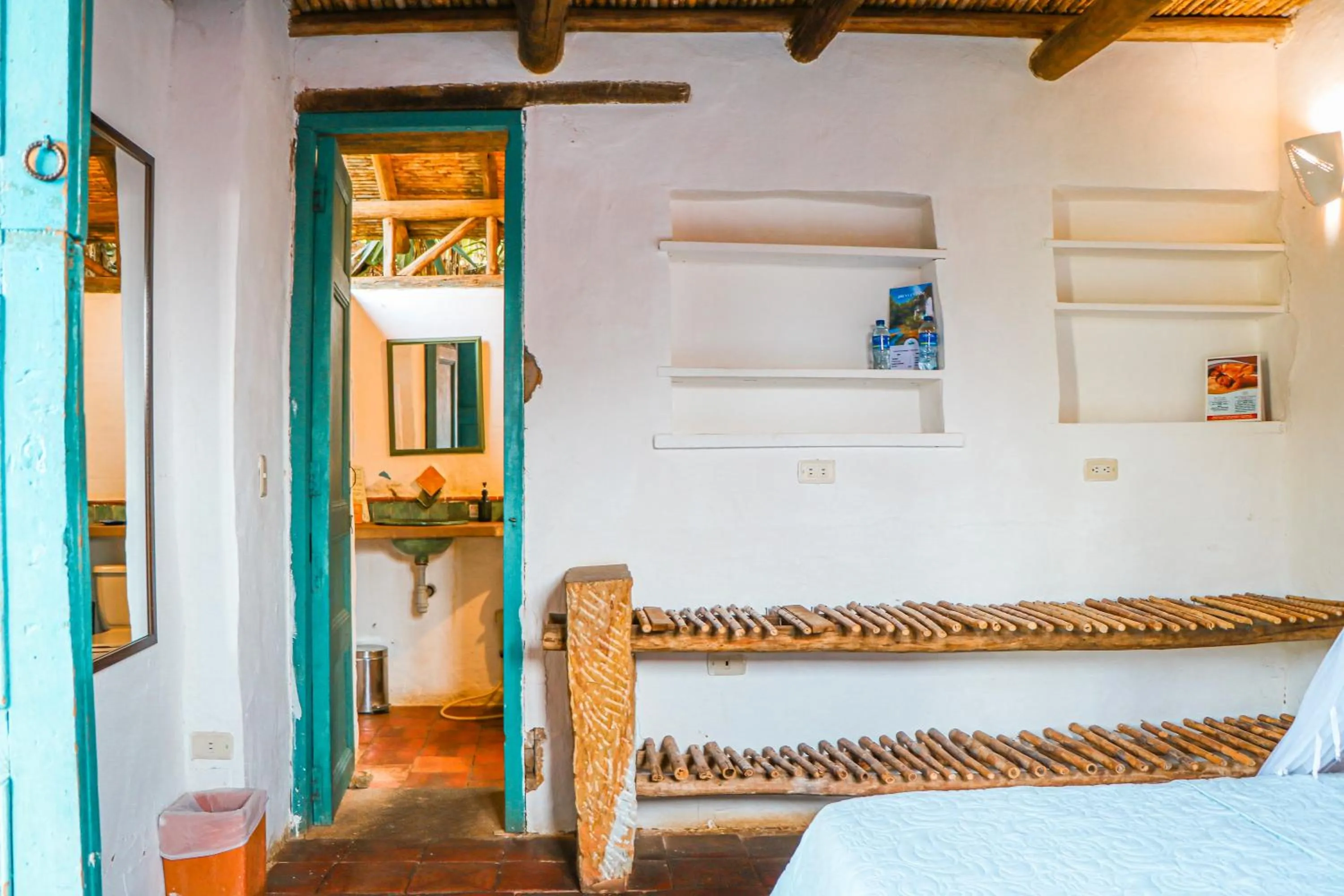 wardrobe, Bed in Hotel Spa El Cogollo By MH