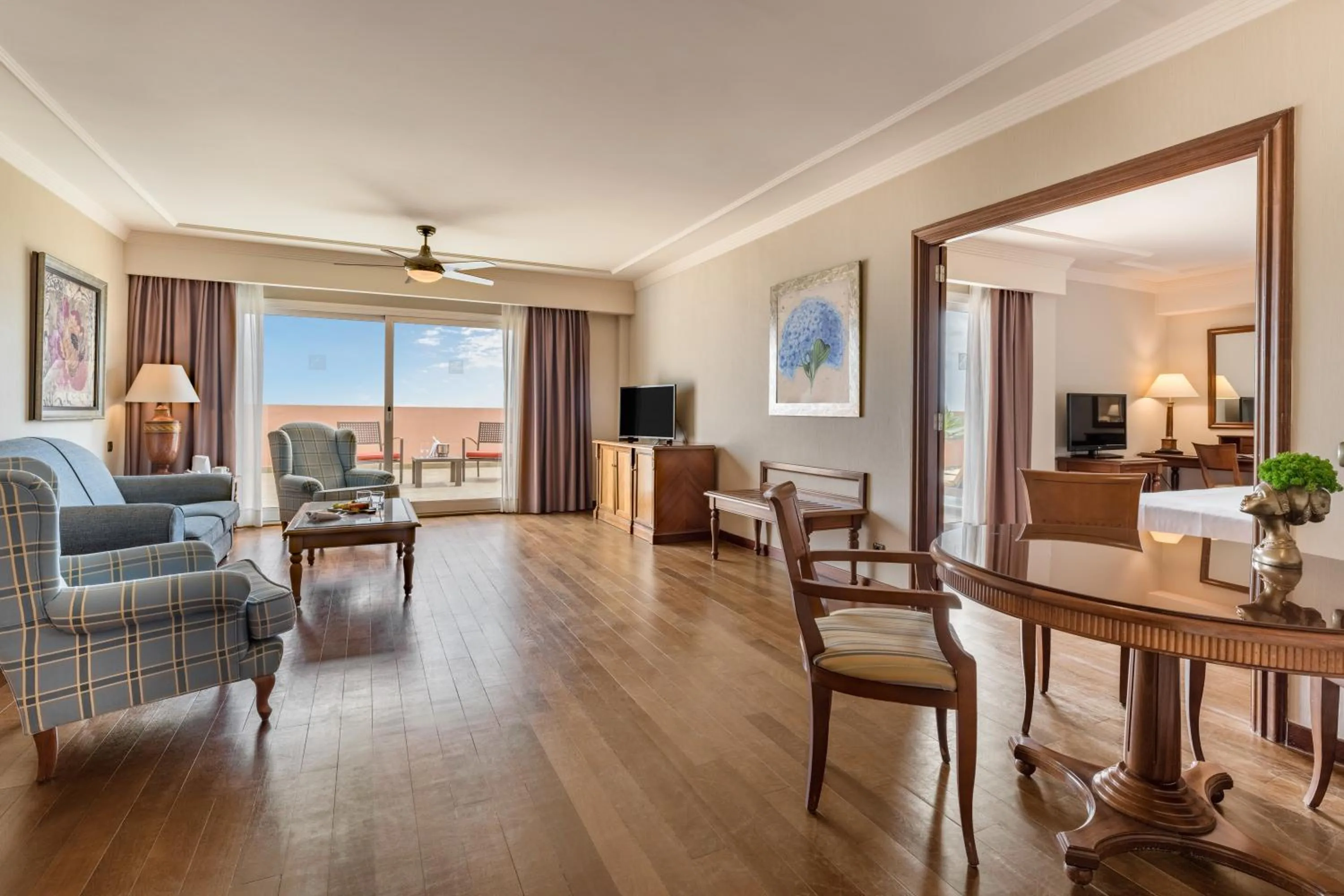 Living room in Elba Estepona Gran Hotel & Thalasso Spa
