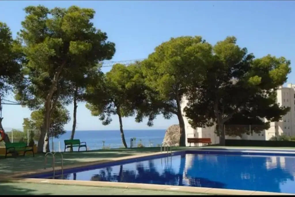 Sunny, spacious 3 bedroom apartment with seaview - L1 Red line stop PARADIS 2 min walk from rental